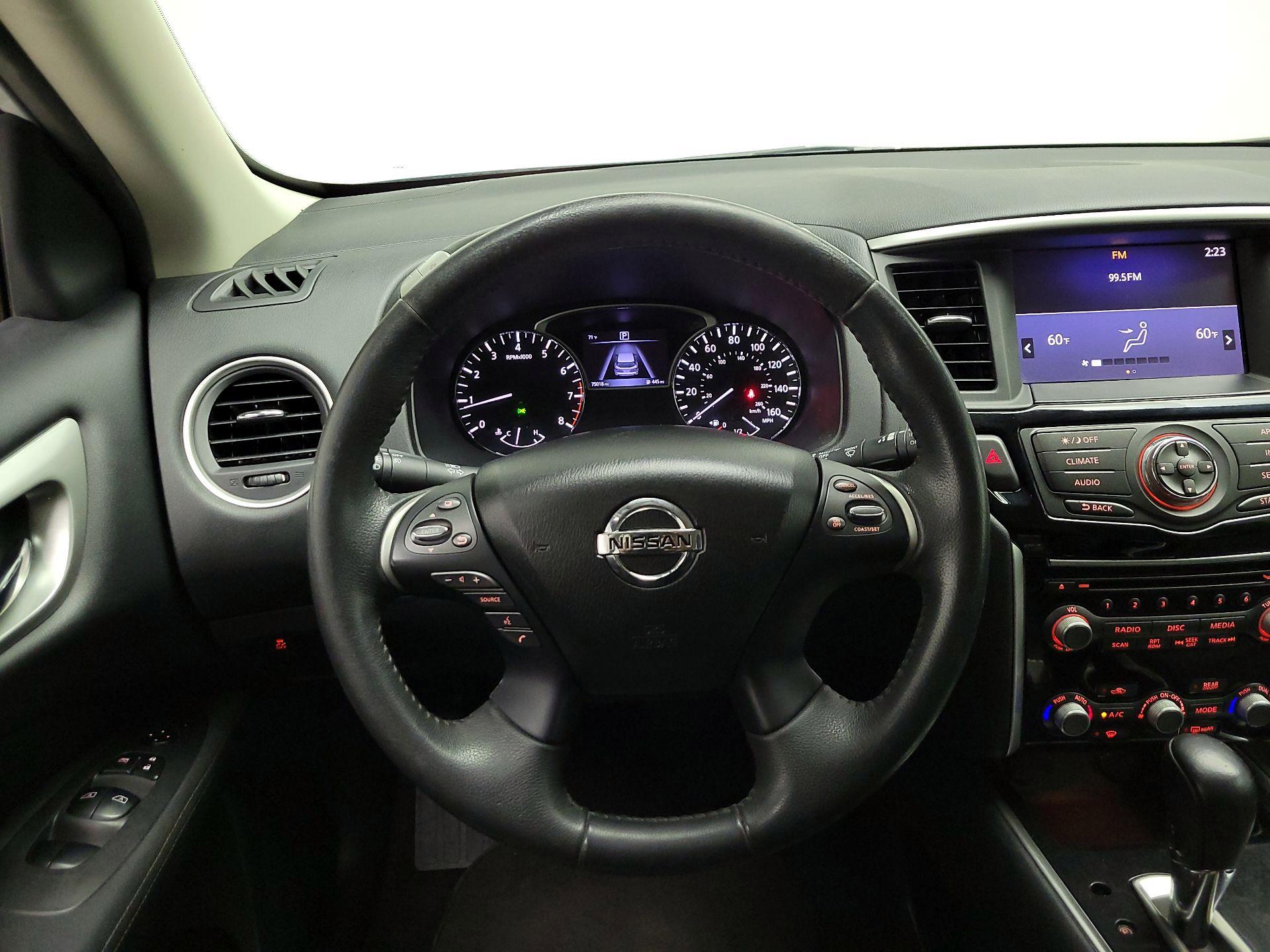 Thumbnail: 2017 Nissan Pathfinder - 10