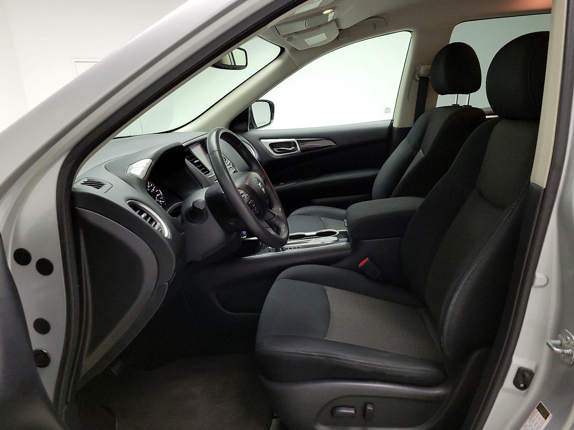 Thumbnail: 2017 Nissan Pathfinder - 11