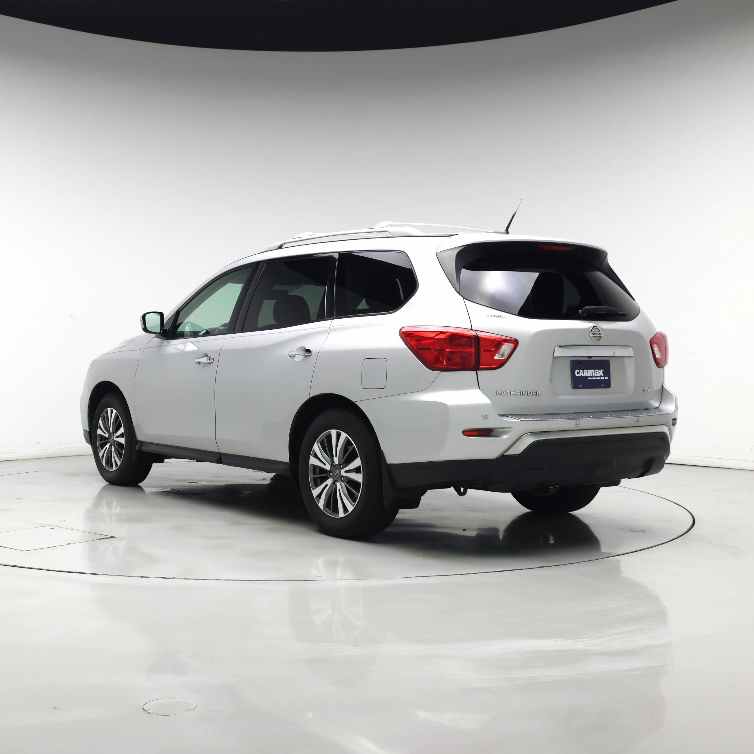 Thumbnail: 2017 Nissan Pathfinder - 2