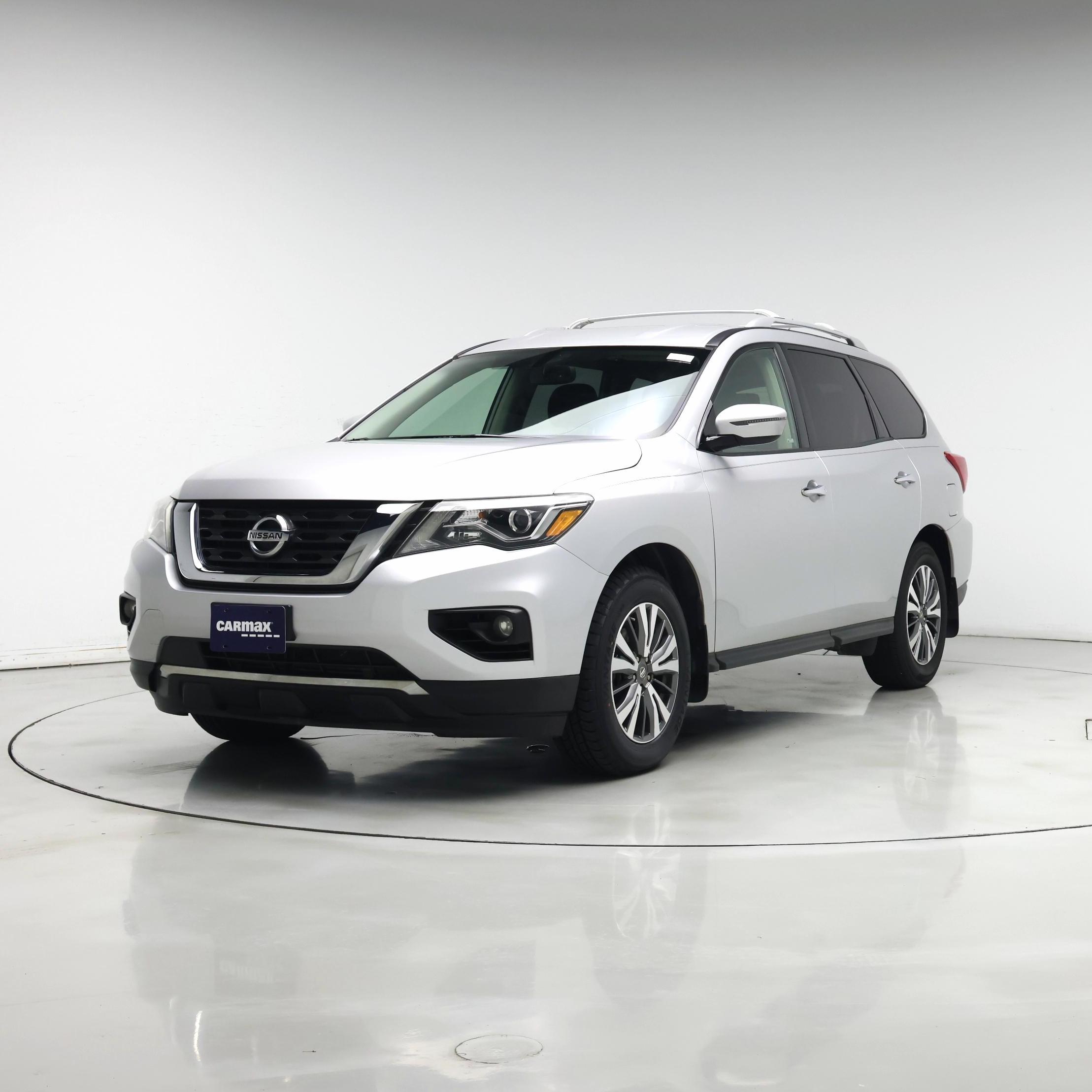 Thumbnail: 2017 Nissan Pathfinder - 4