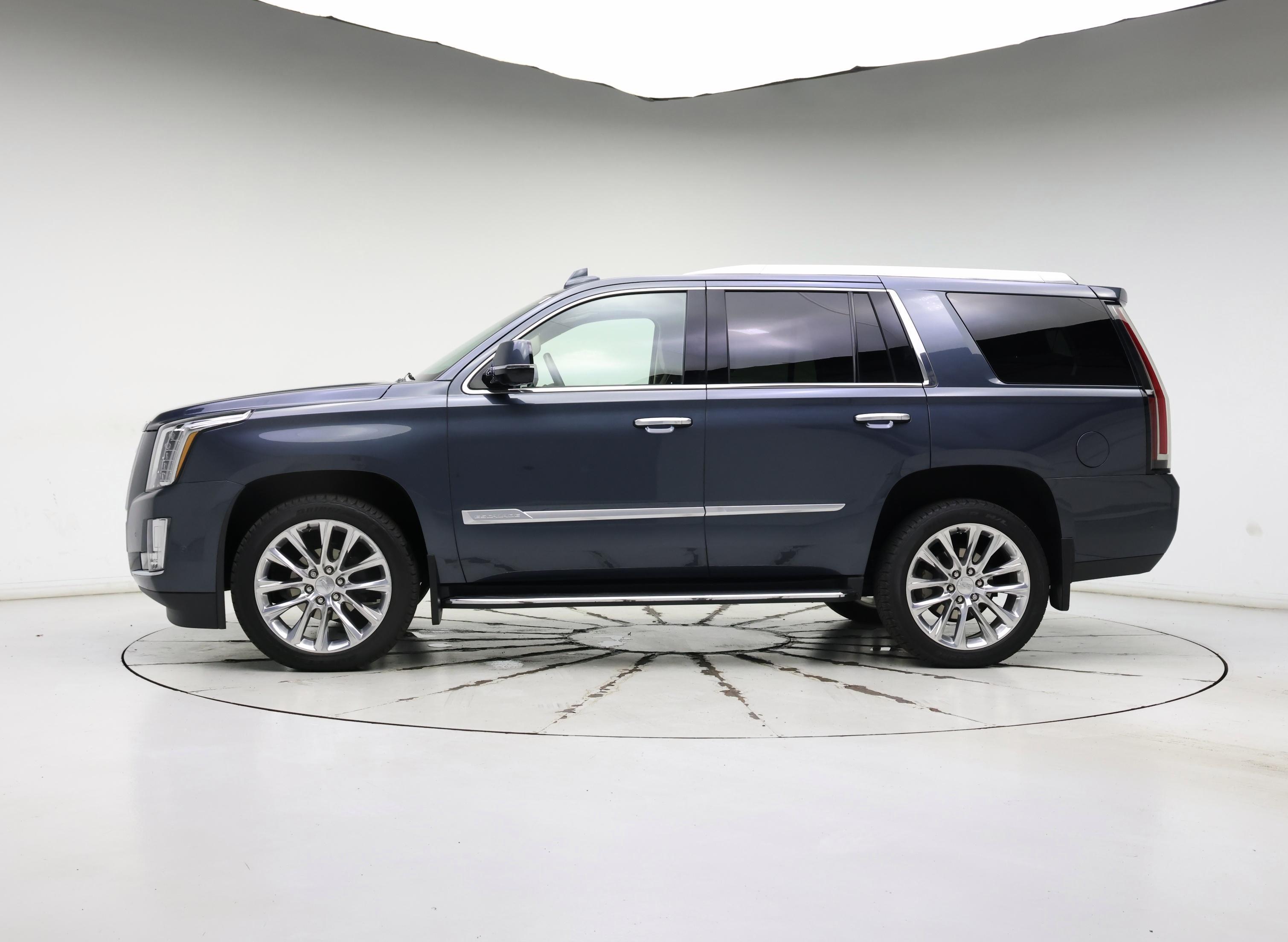 Thumbnail: 2020 Cadillac Escalade - 3