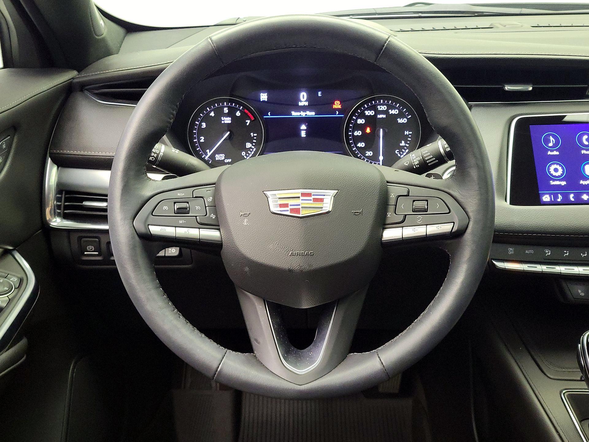 Thumbnail: 2022 Cadillac XT4 - 10