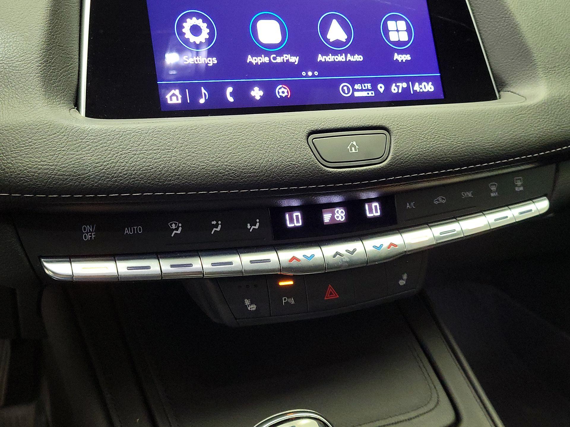Thumbnail: 2022 Cadillac XT4 - 16