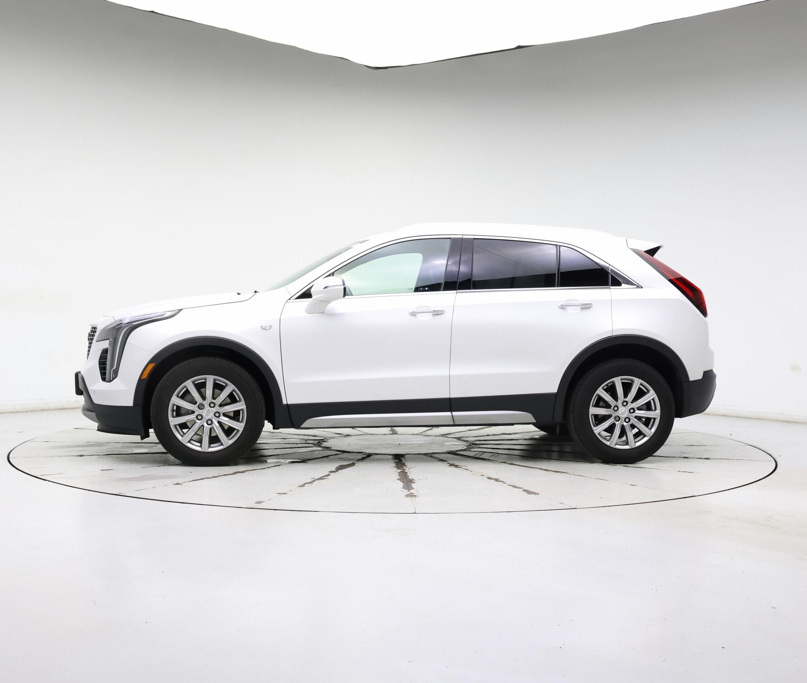 Thumbnail: 2022 Cadillac XT4 - 3