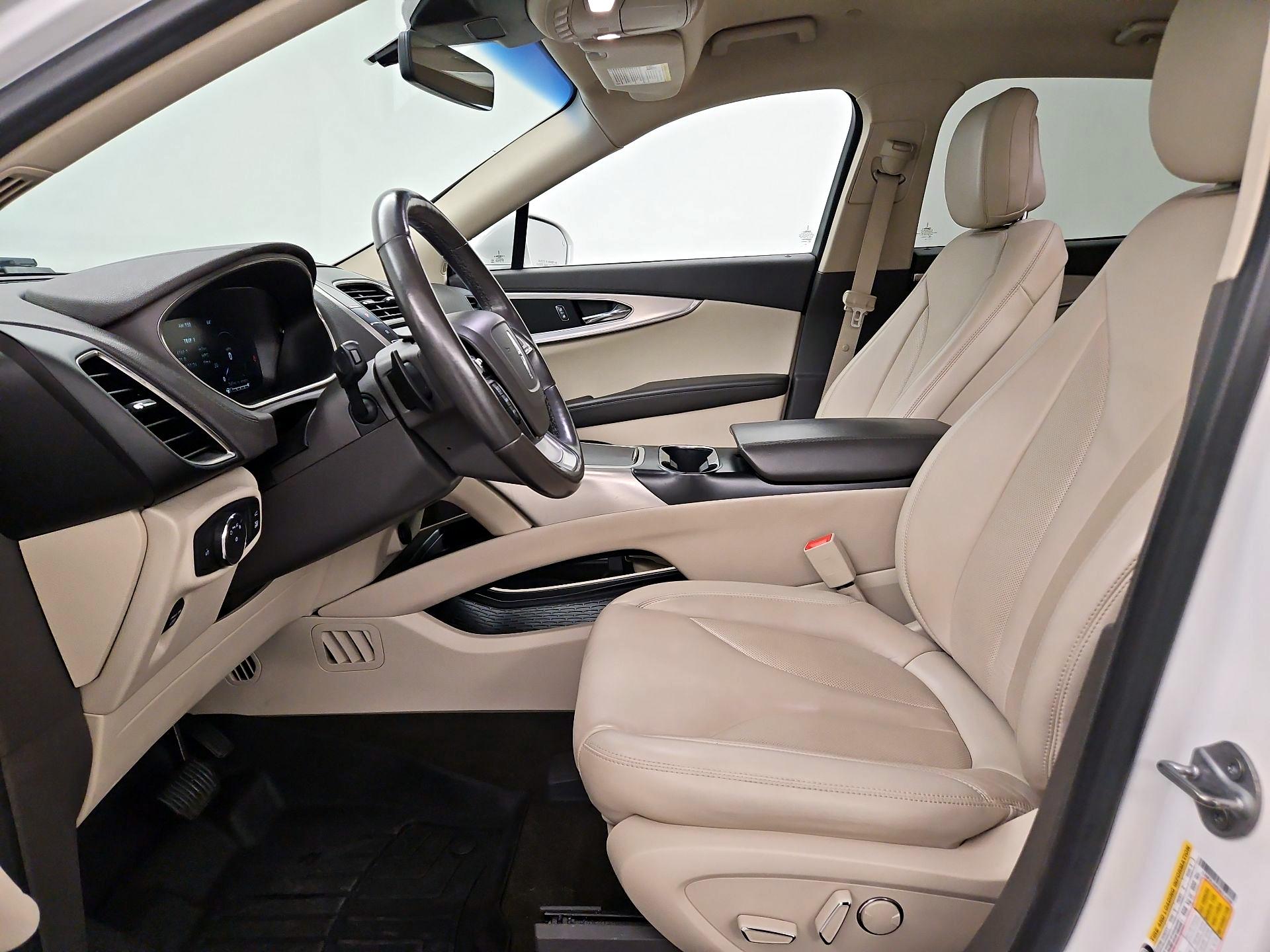 Thumbnail: 2020 Lincoln Nautilus - 11