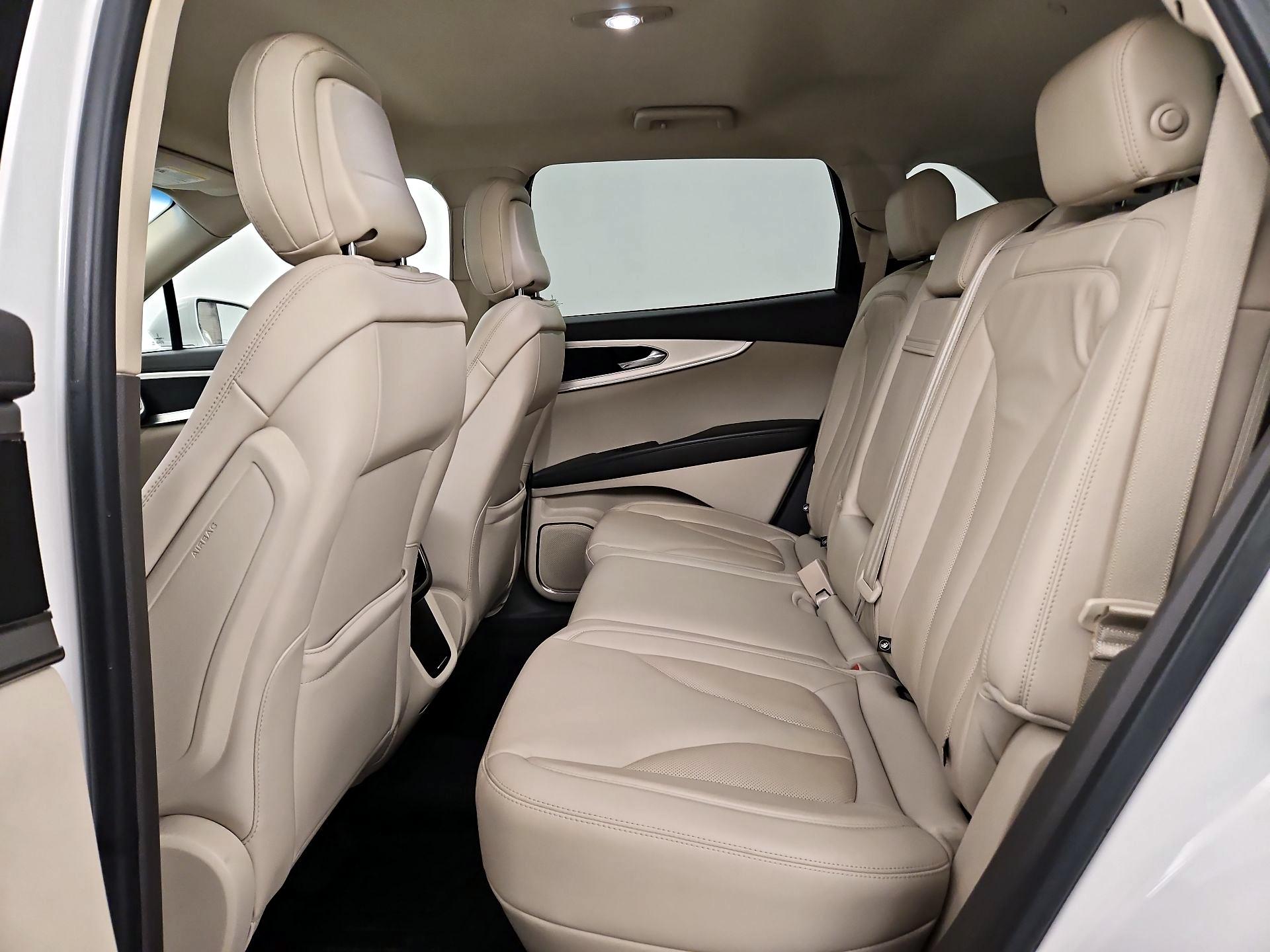 Thumbnail: 2020 Lincoln Nautilus - 20
