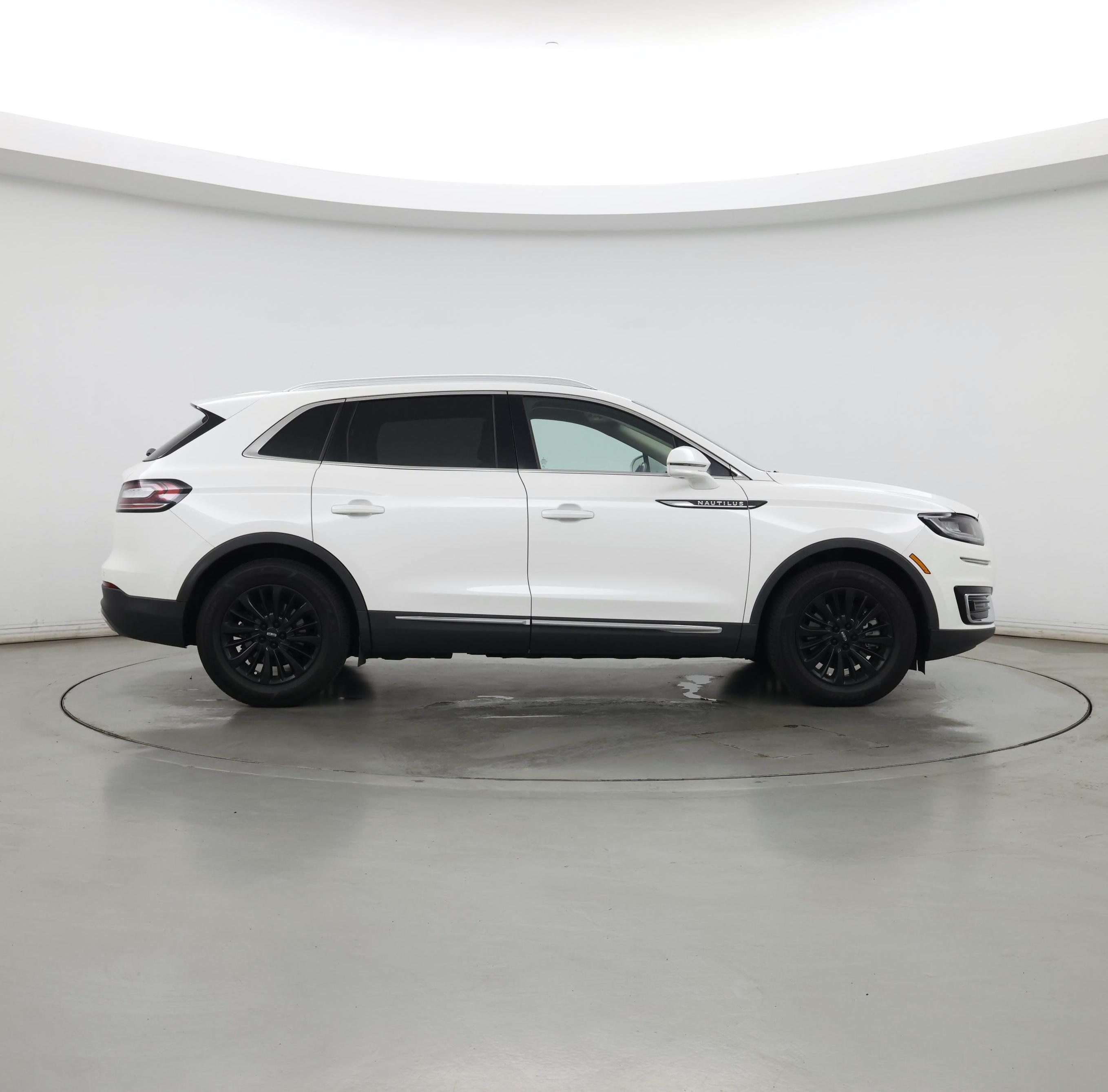 Thumbnail: 2020 Lincoln Nautilus - 7
