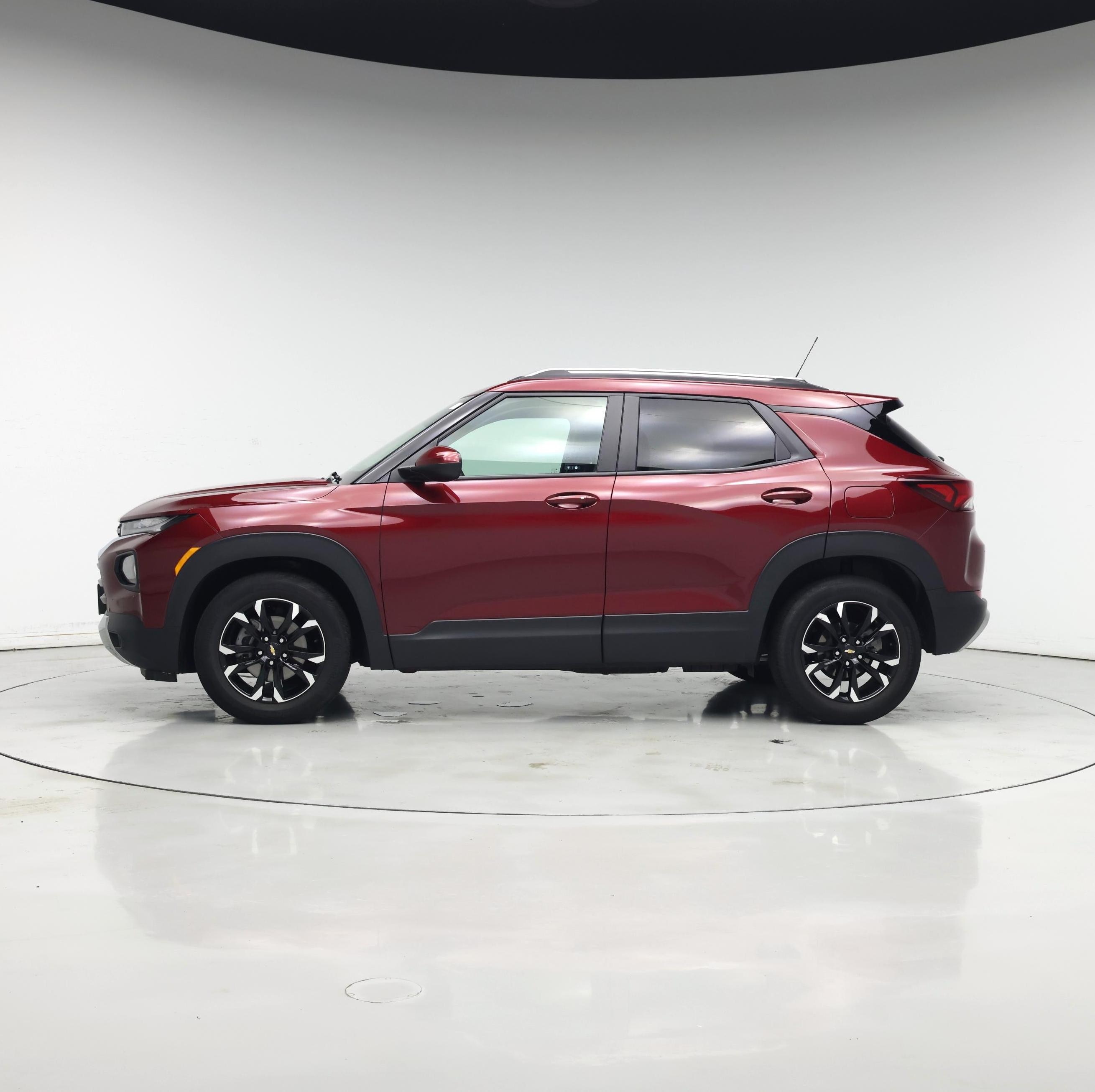 Thumbnail: 2023 Chevrolet TrailBlazer - 3