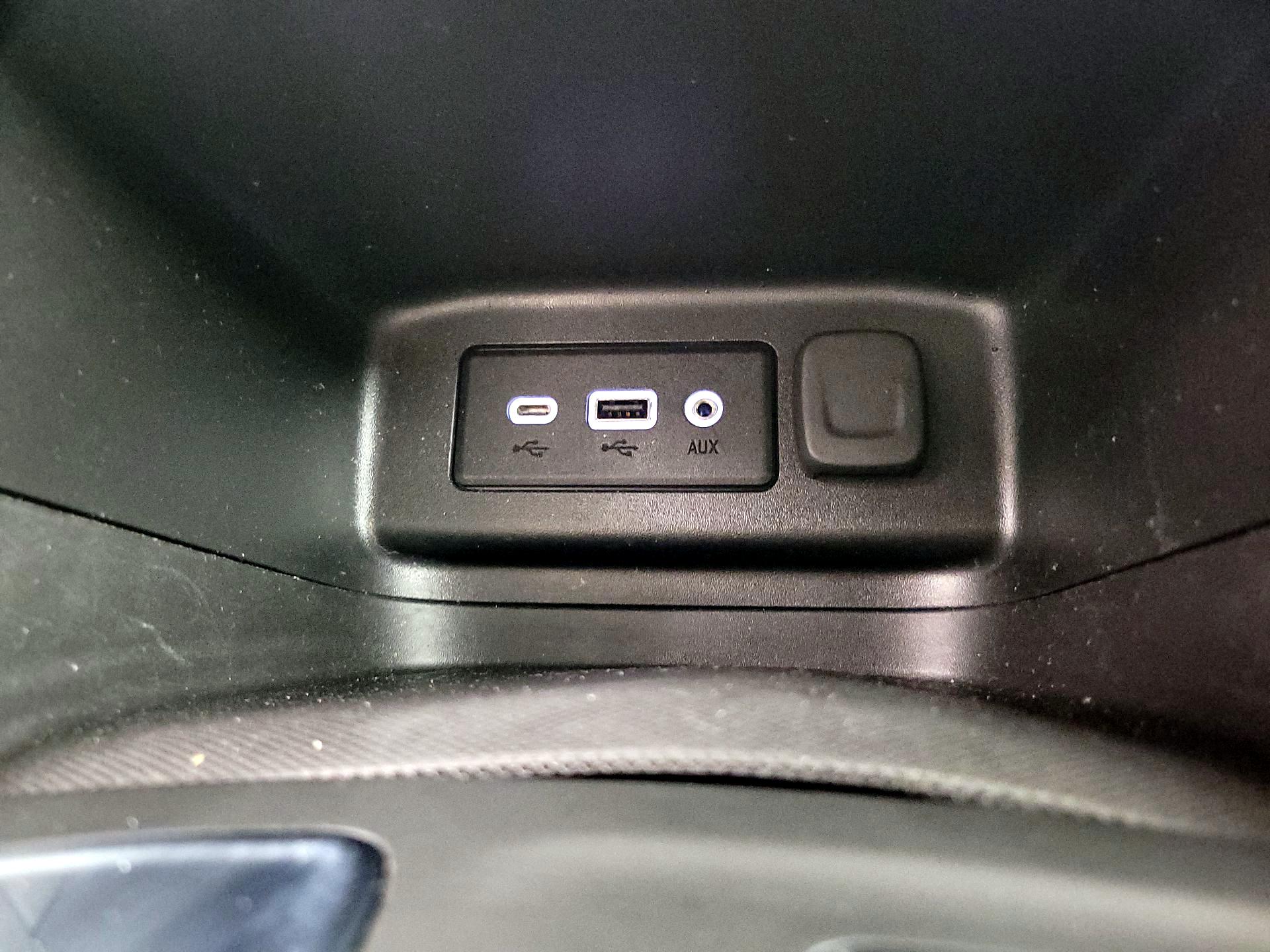 Thumbnail: 2022 Chevrolet Equinox - 18