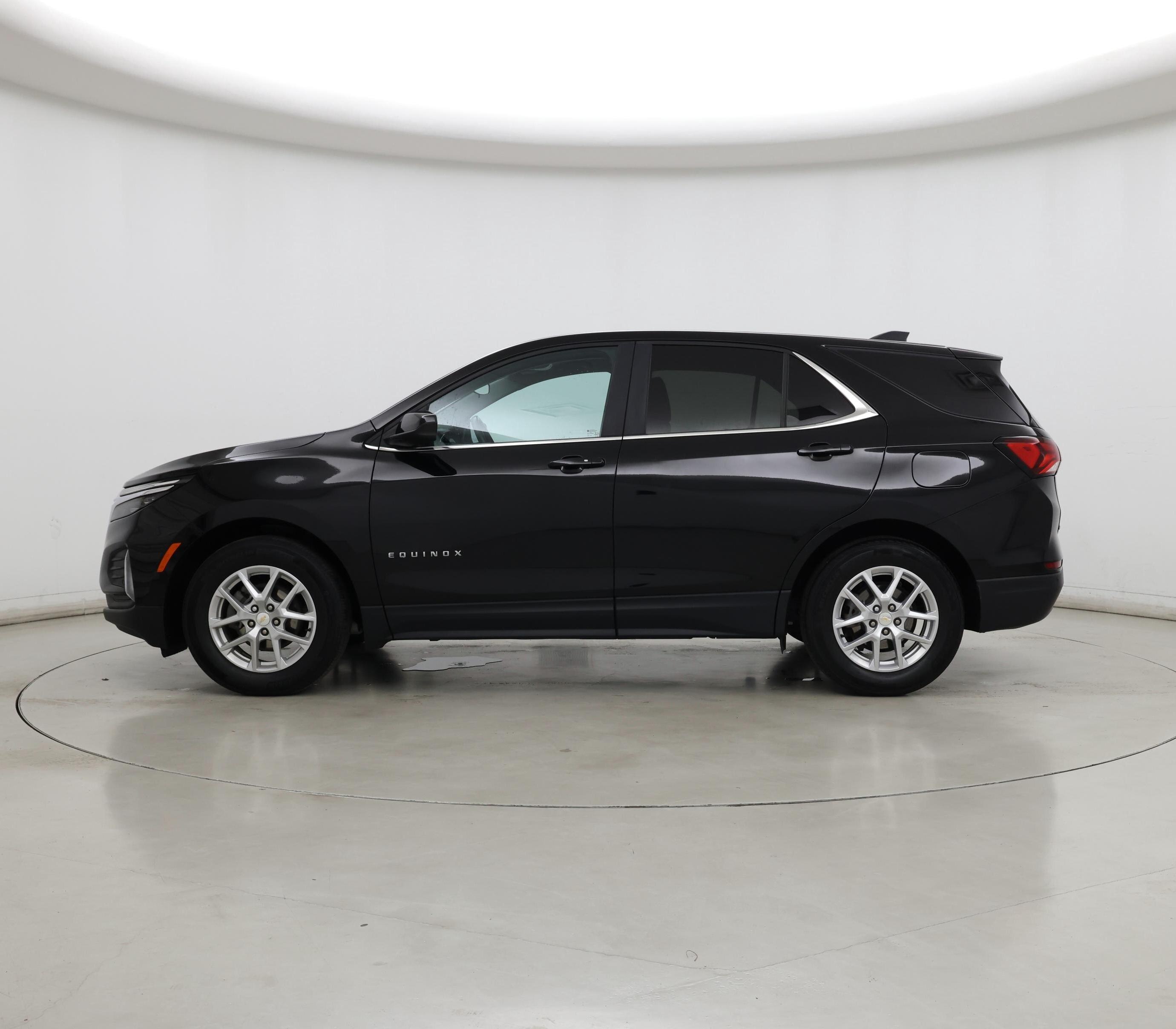 Thumbnail: 2022 Chevrolet Equinox - 3