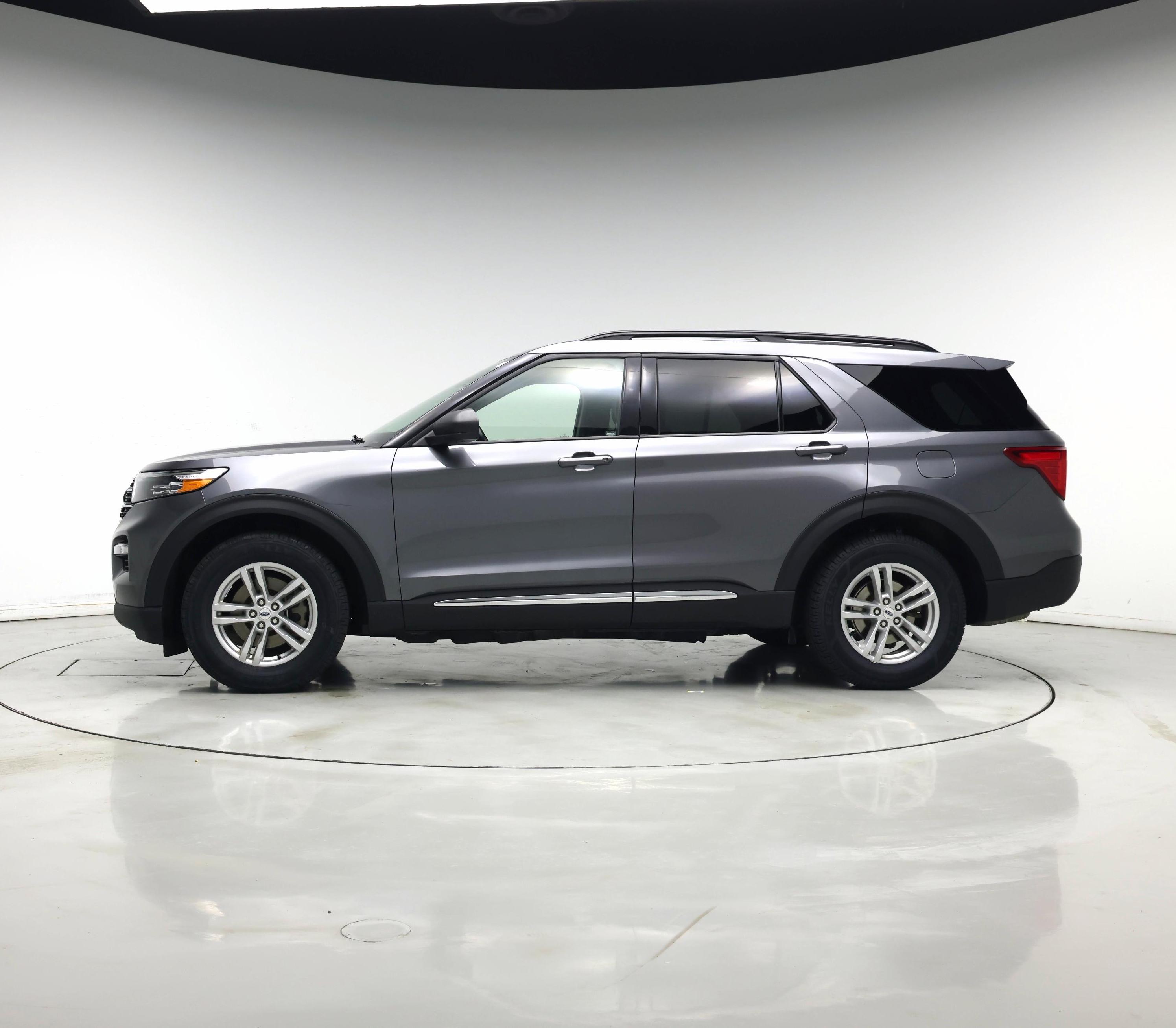 Thumbnail: 2022 Ford Explorer - 3