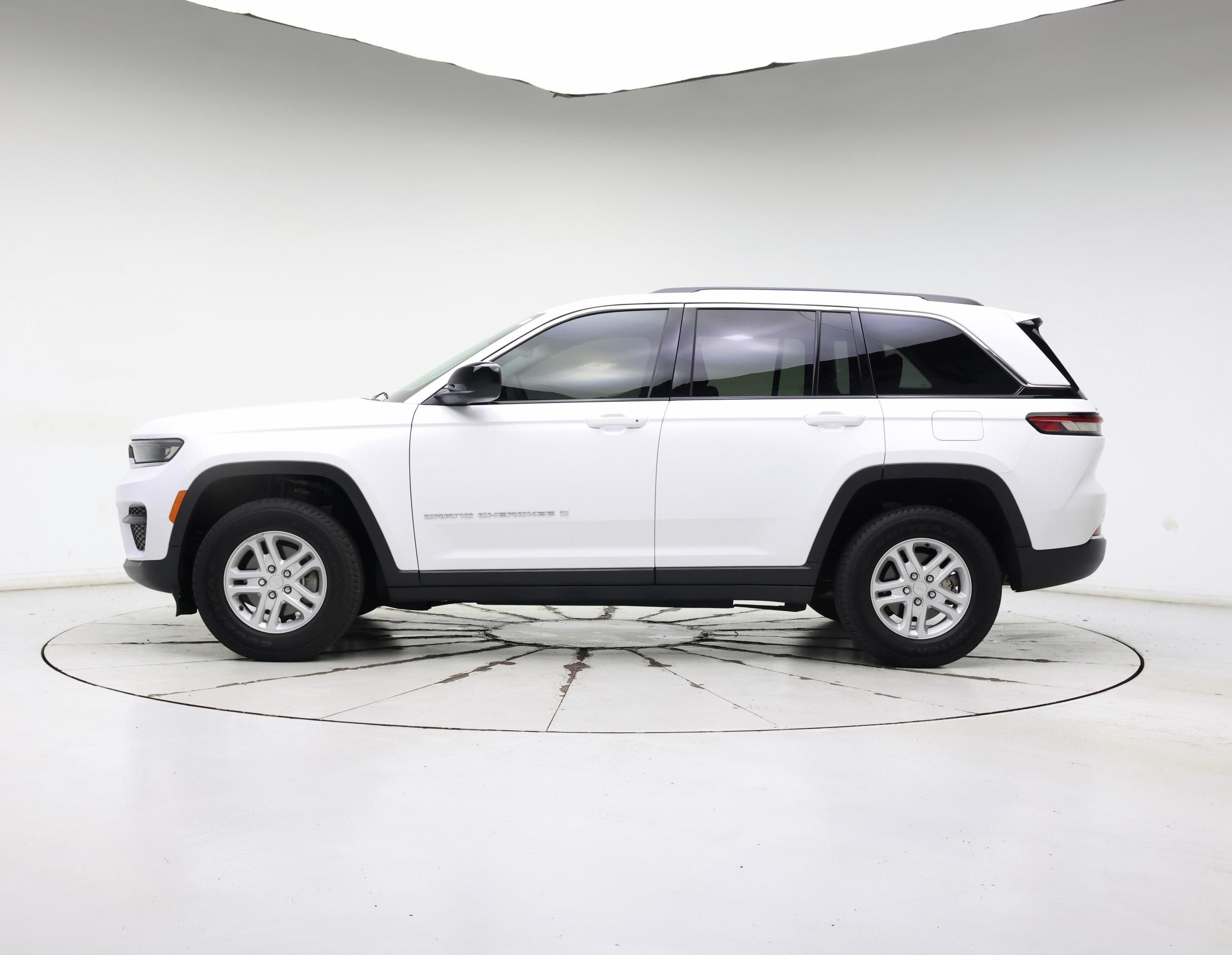 Thumbnail: 2023 Jeep Grand Cherokee - 3