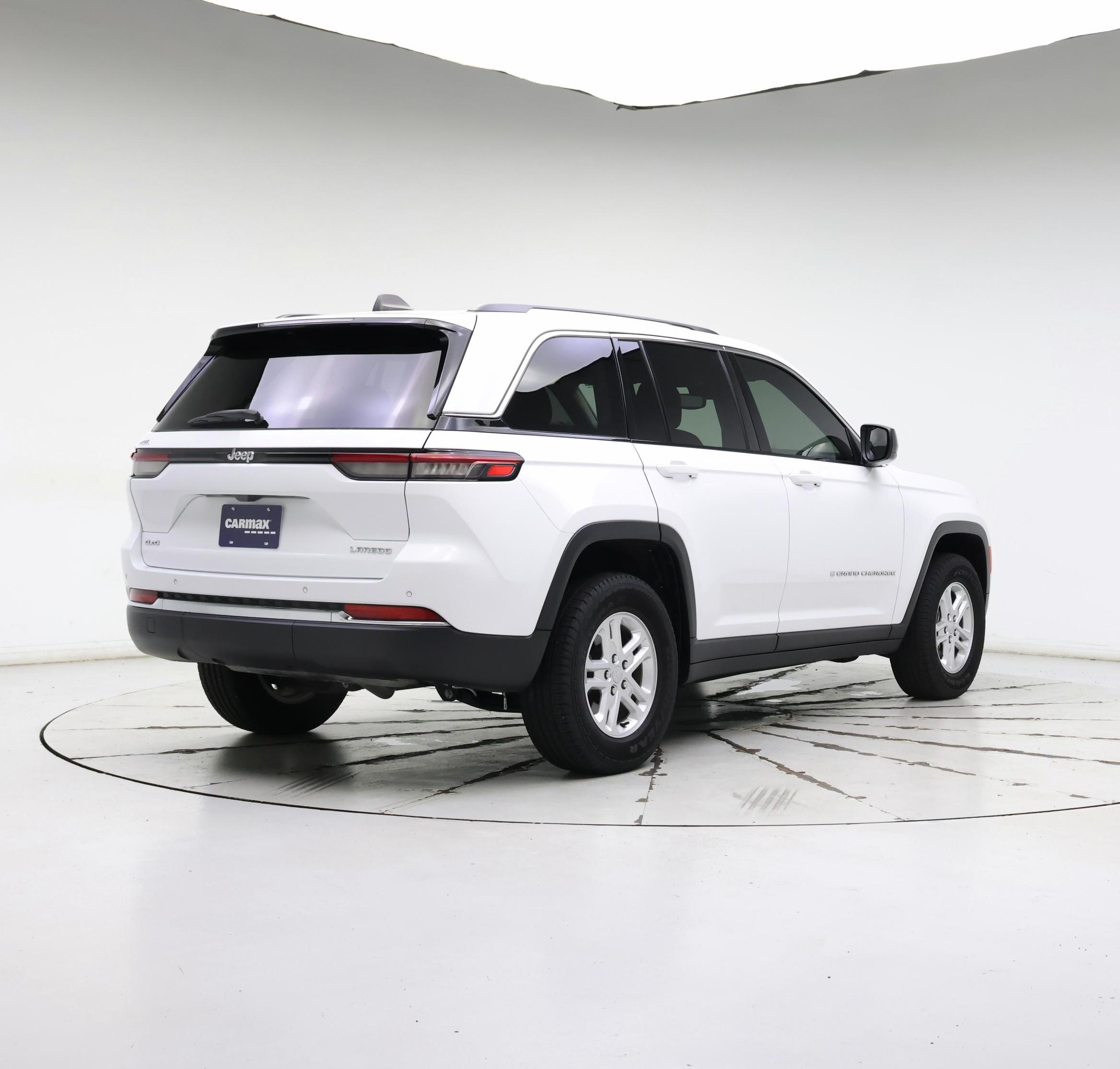 Thumbnail: 2023 Jeep Grand Cherokee - 8
