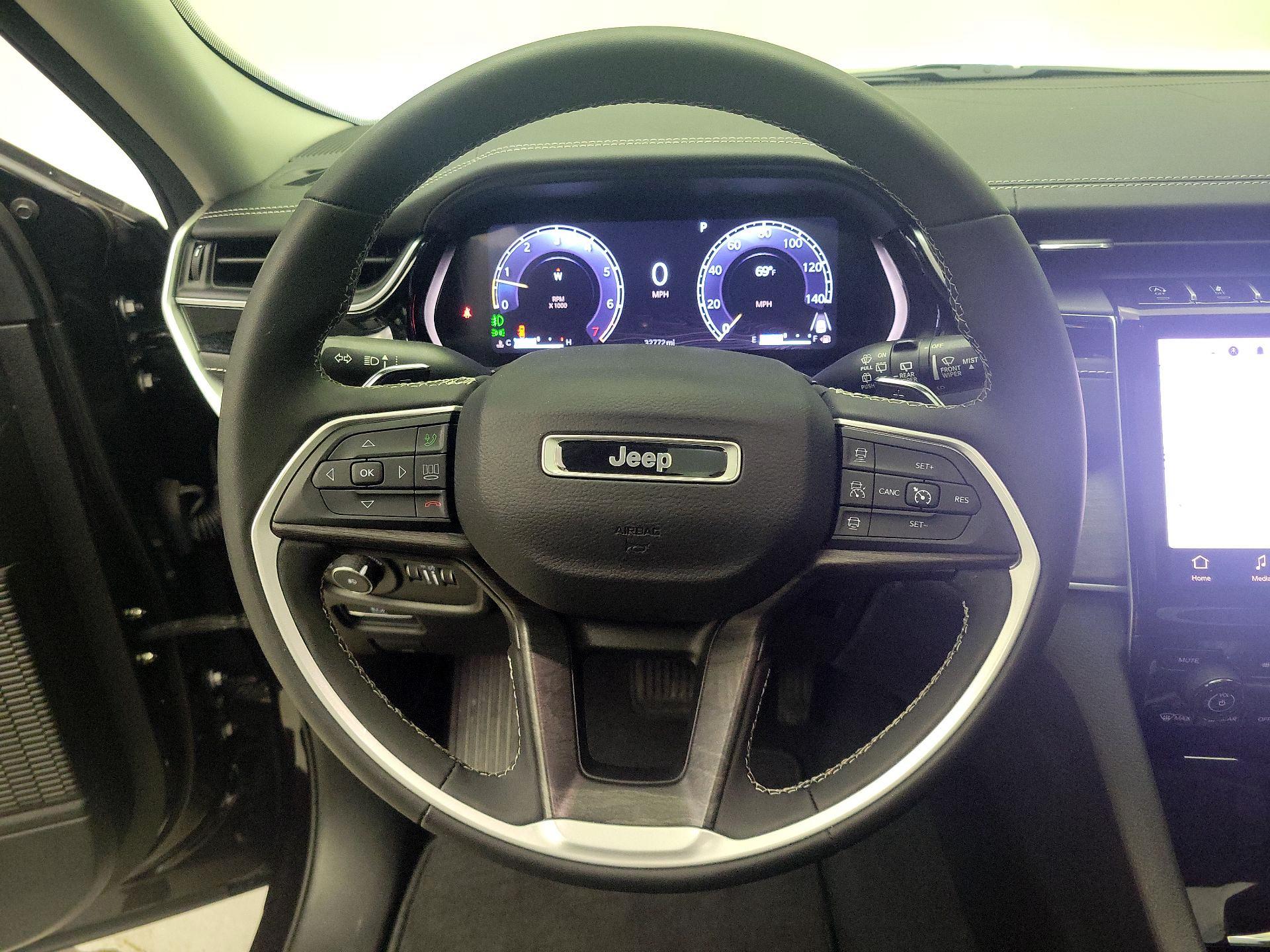 Thumbnail: 2023 Jeep Grand Cherokee - 10