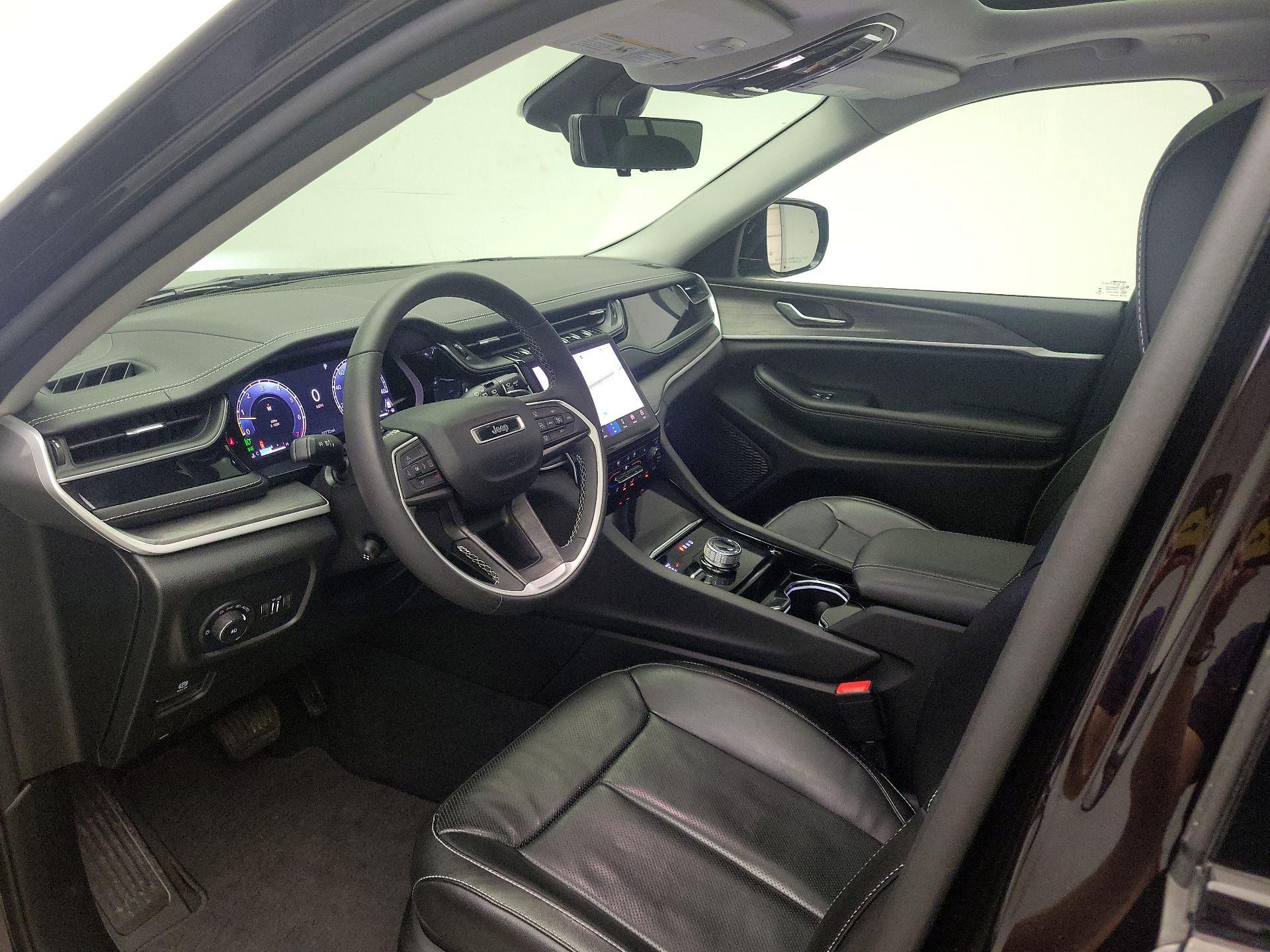 Thumbnail: 2023 Jeep Grand Cherokee - 11