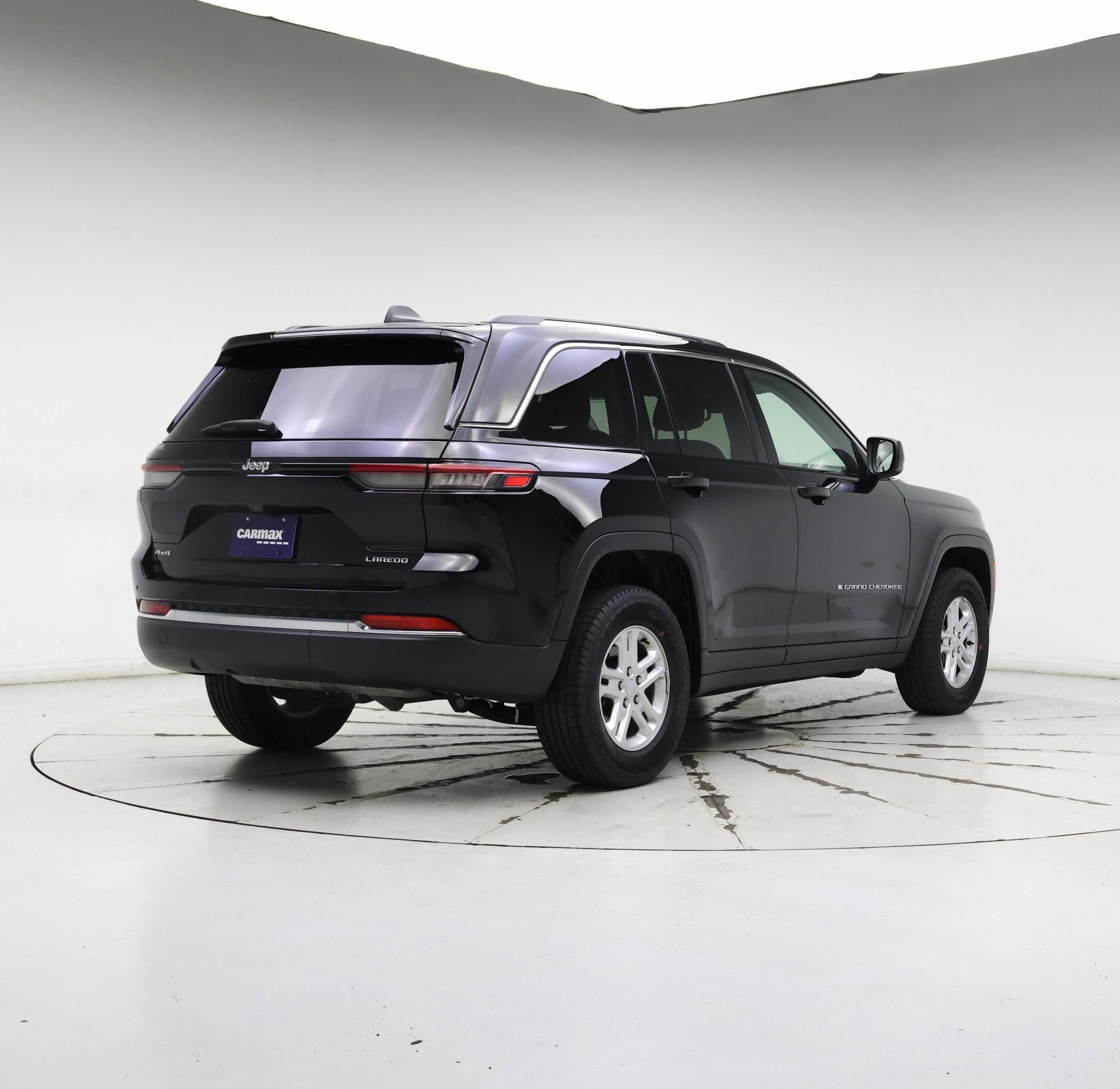 Thumbnail: 2023 Jeep Grand Cherokee - 8