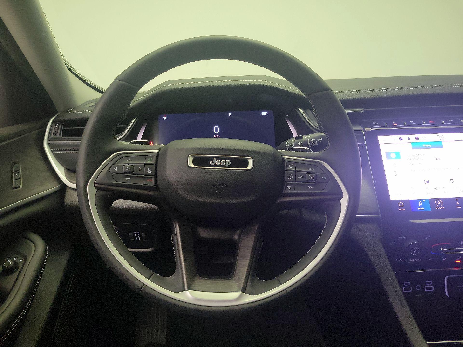 Thumbnail: 2023 Jeep Grand Cherokee - 10