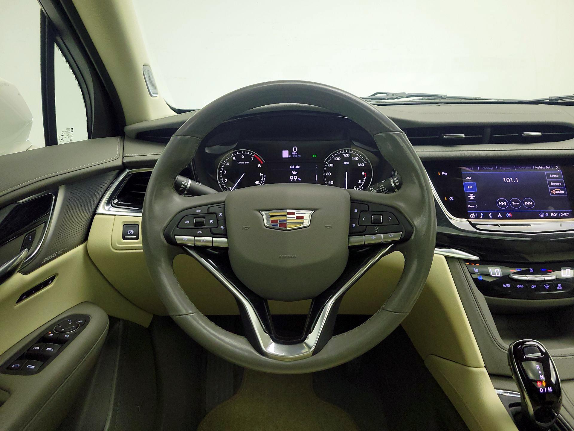 Thumbnail: 2023 Cadillac XT6 - 10