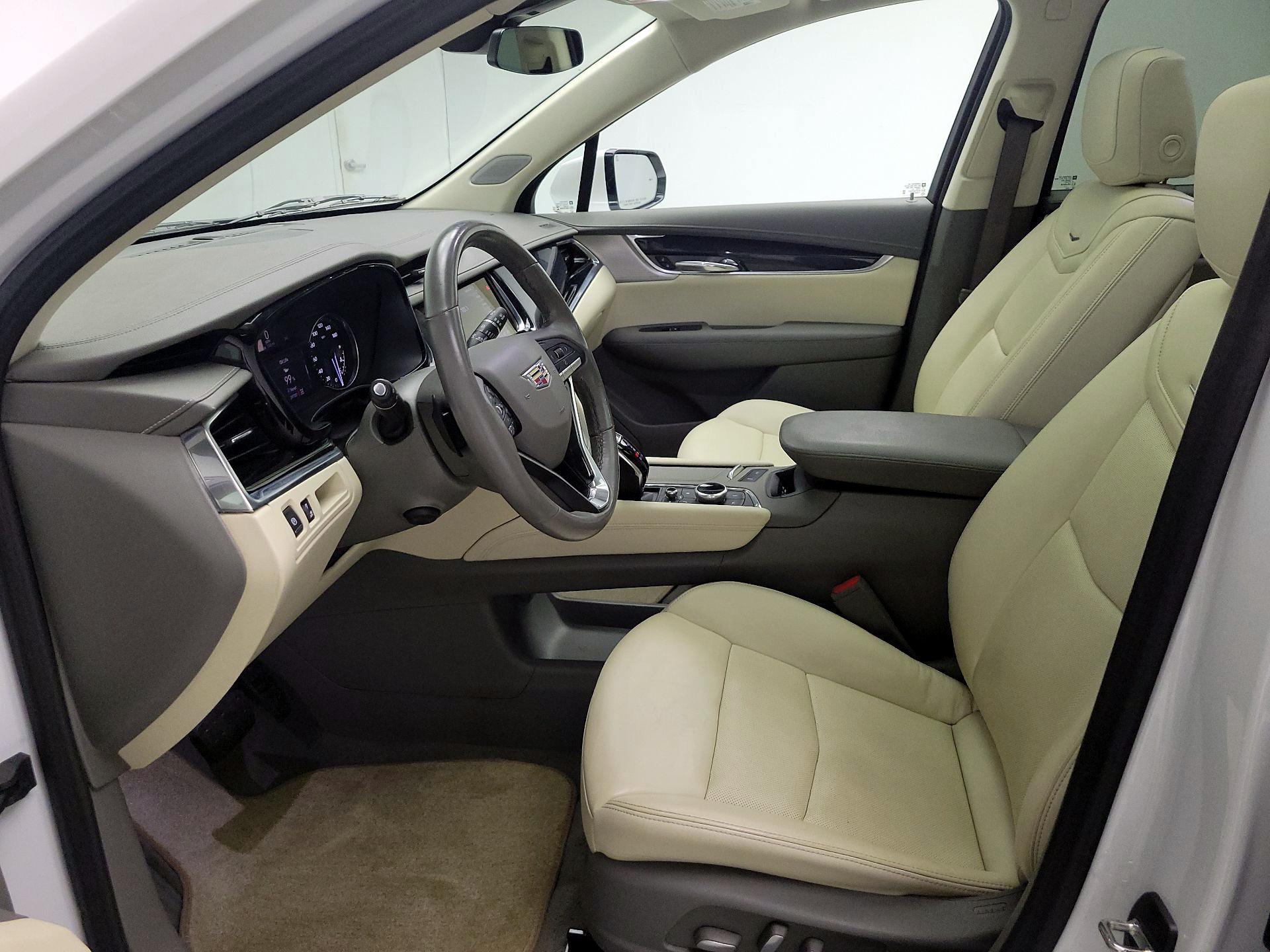 Thumbnail: 2023 Cadillac XT6 - 11