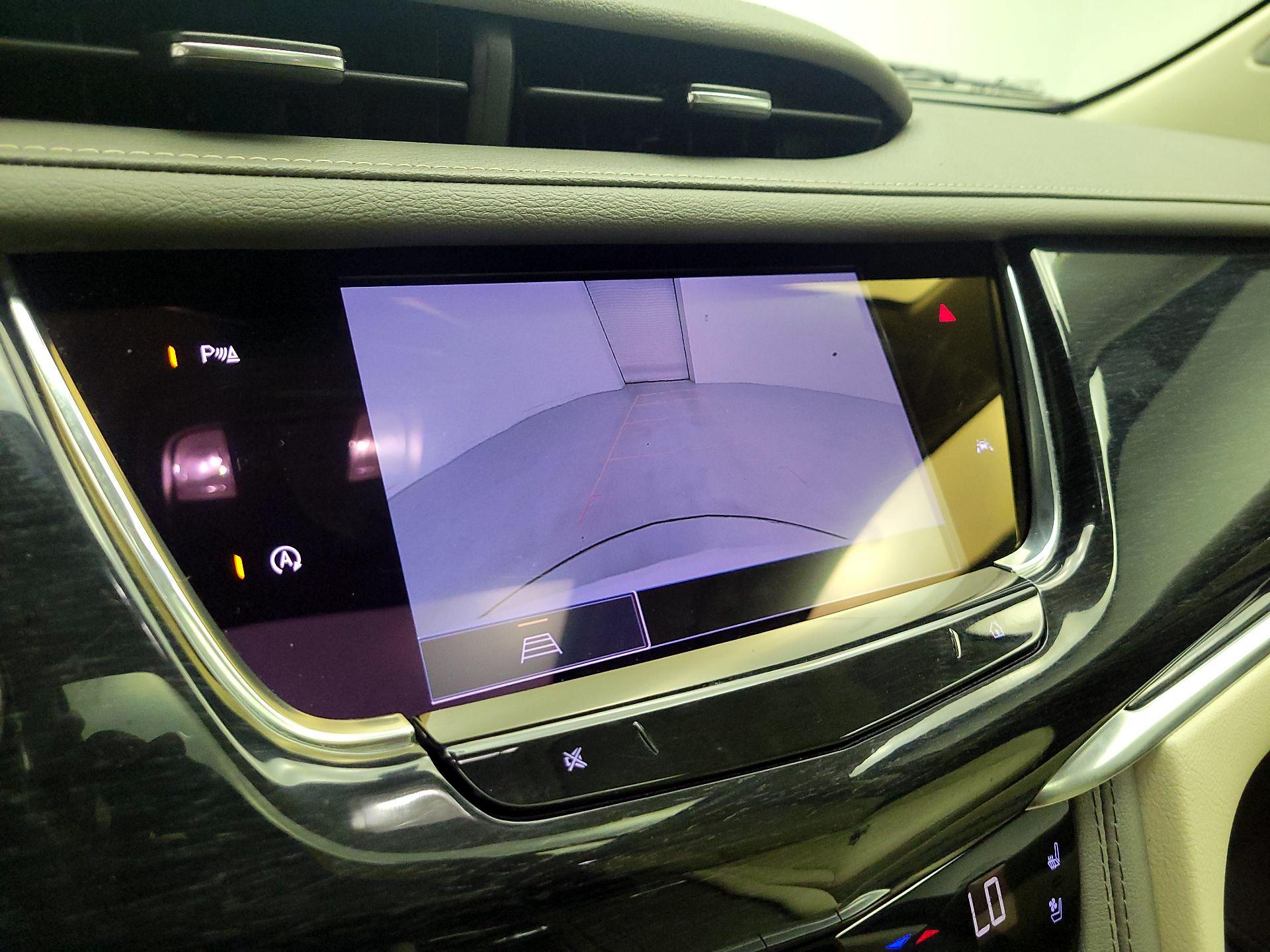 Thumbnail: 2023 Cadillac XT6 - 13