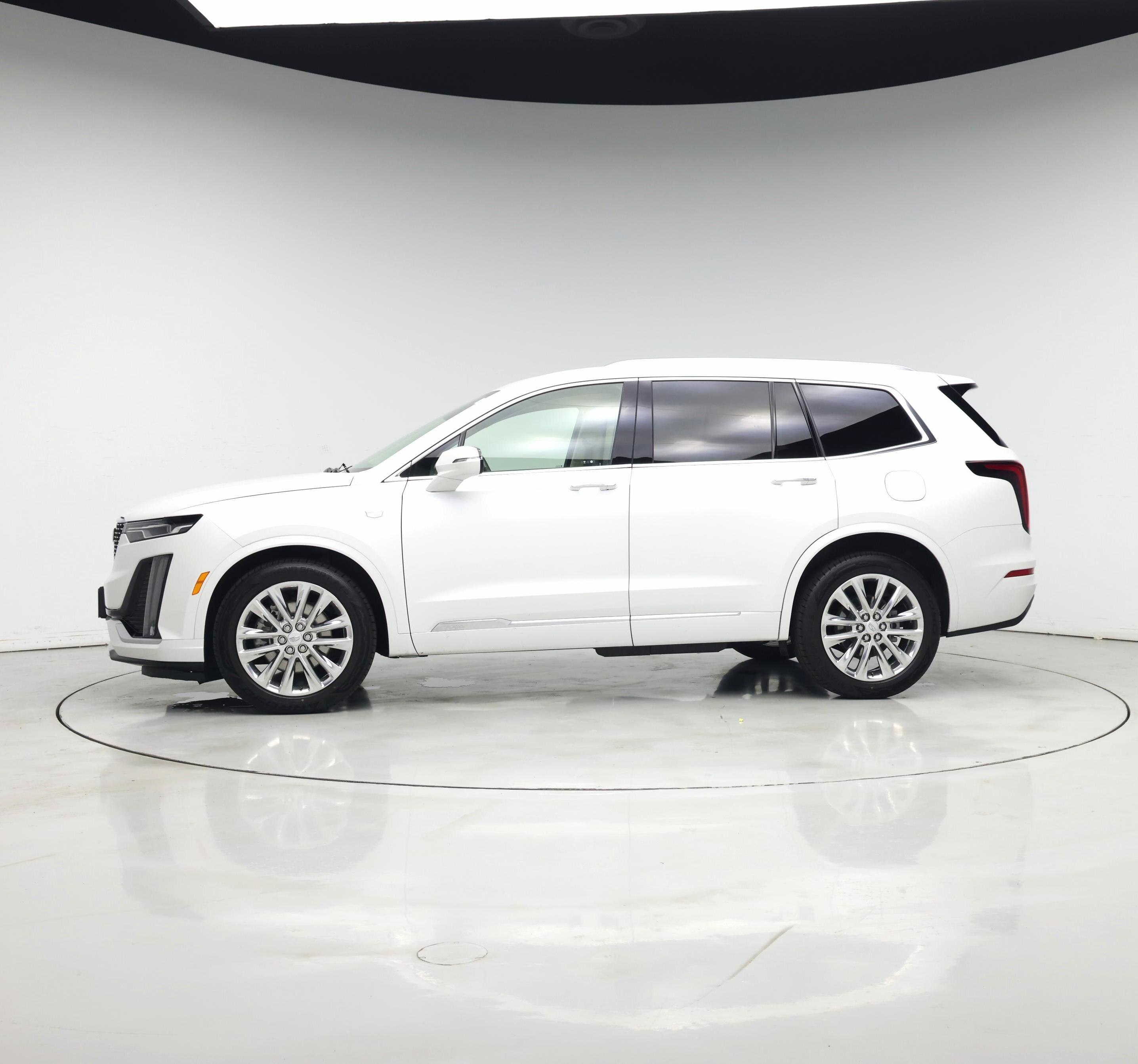 Thumbnail: 2023 Cadillac XT6 - 4