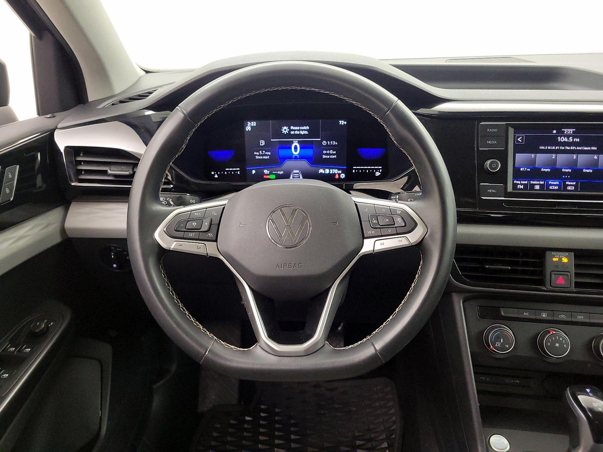 Thumbnail: 2022 Volkswagen Taos - 10