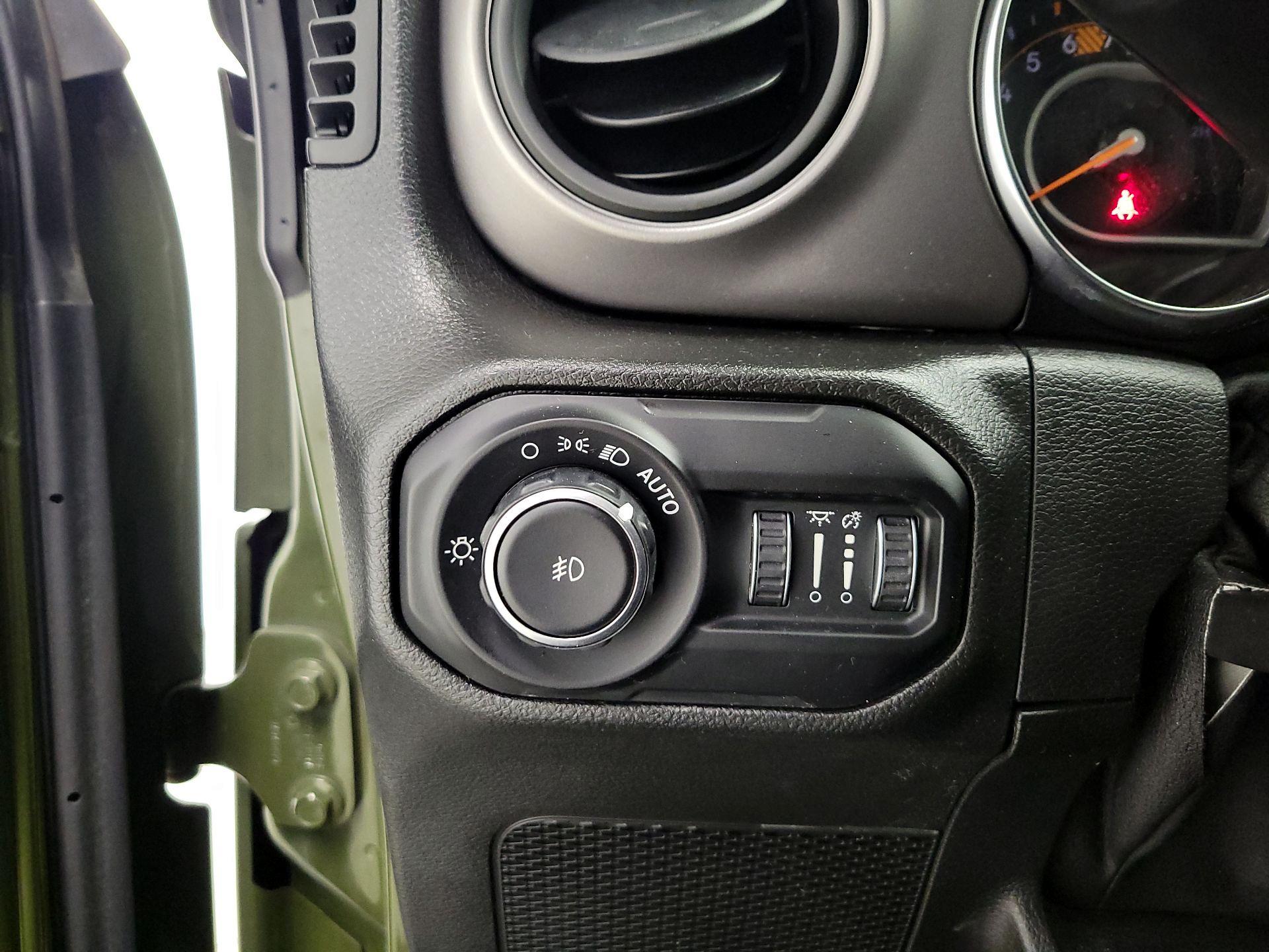 Thumbnail: 2021 Jeep Wrangler - 13