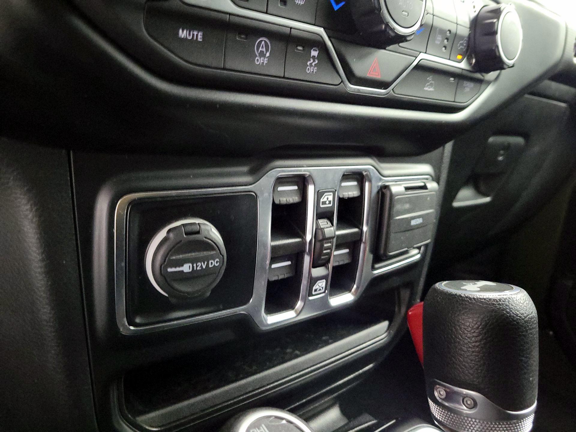 Thumbnail: 2021 Jeep Wrangler - 18