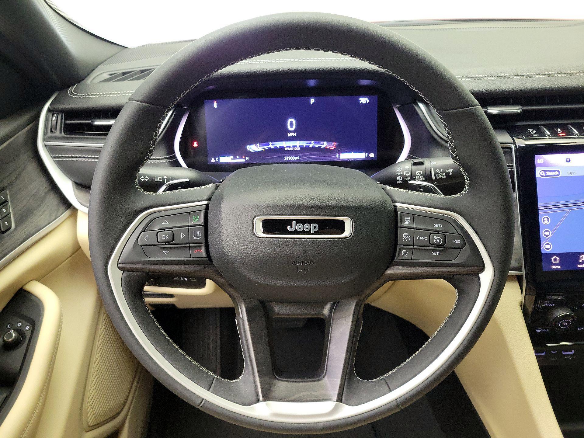 Thumbnail: 2023 Jeep Grand Cherokee - 10