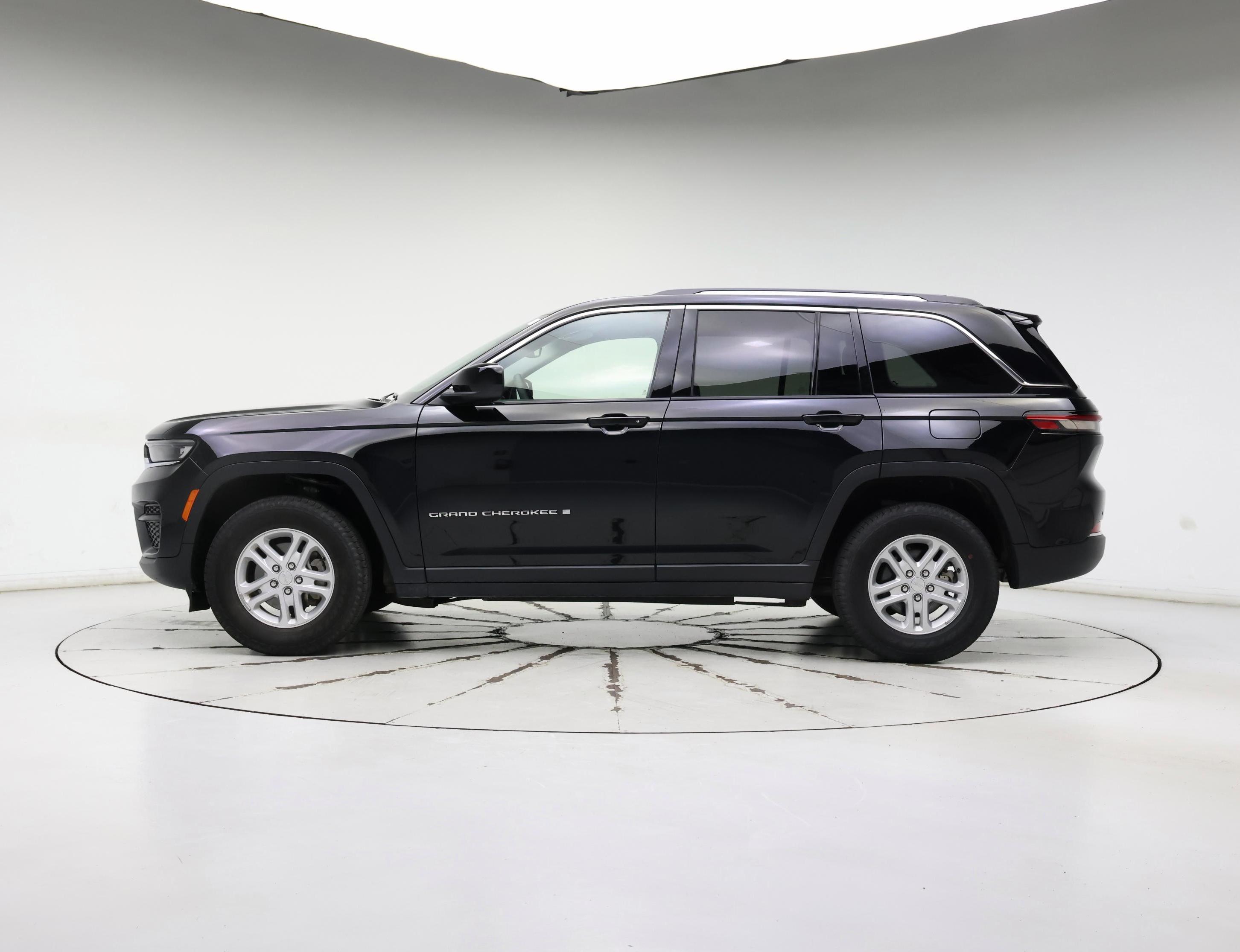 Thumbnail: 2023 Jeep Grand Cherokee - 3