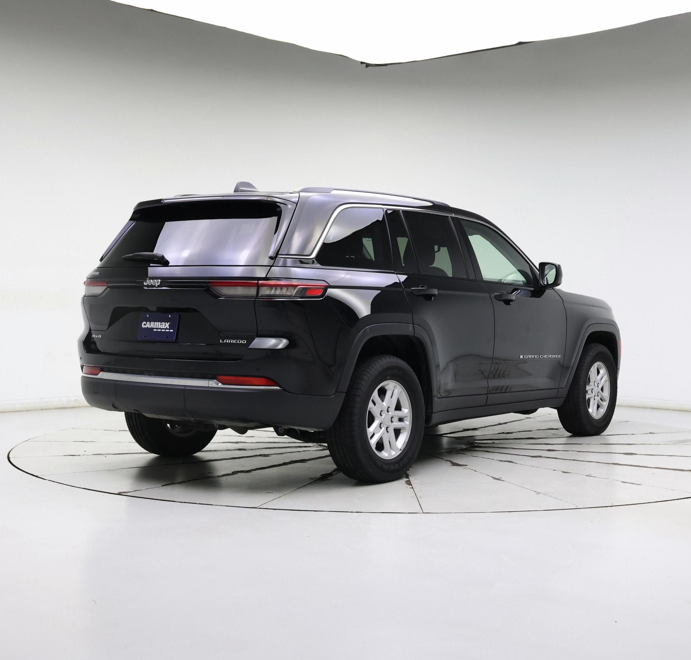 Thumbnail: 2023 Jeep Grand Cherokee - 8
