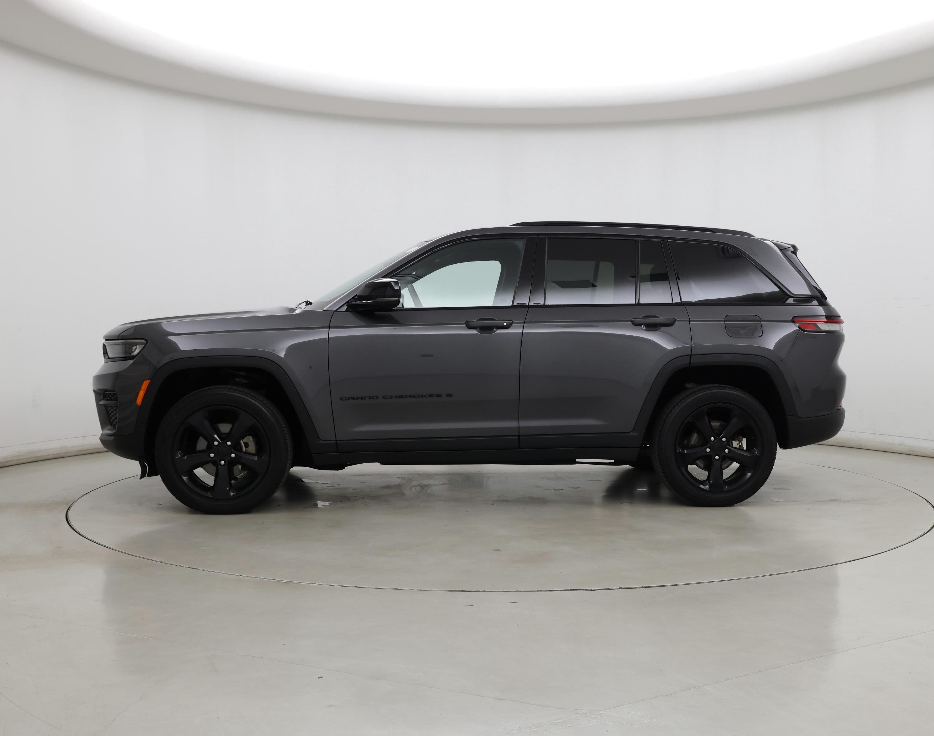 Thumbnail: 2023 Jeep Grand Cherokee - 3
