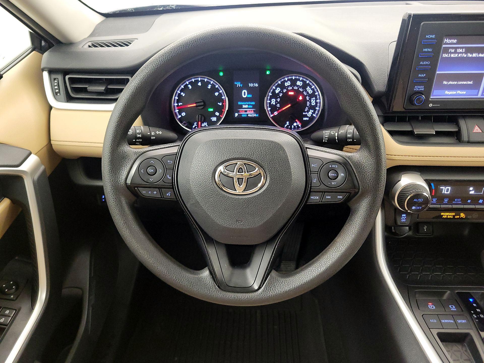 Thumbnail: 2021 Toyota RAV4 - 10