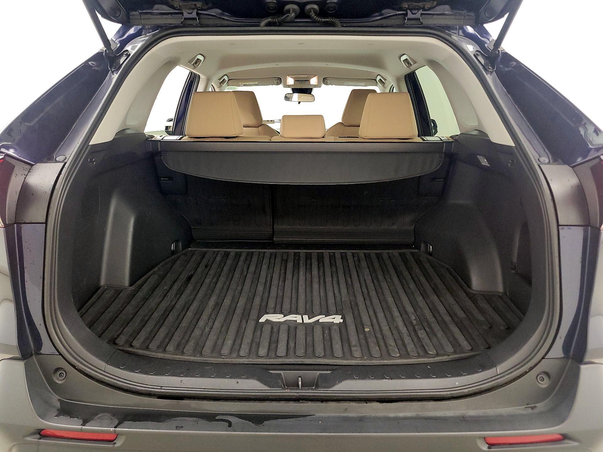 Thumbnail: 2021 Toyota RAV4 - 20