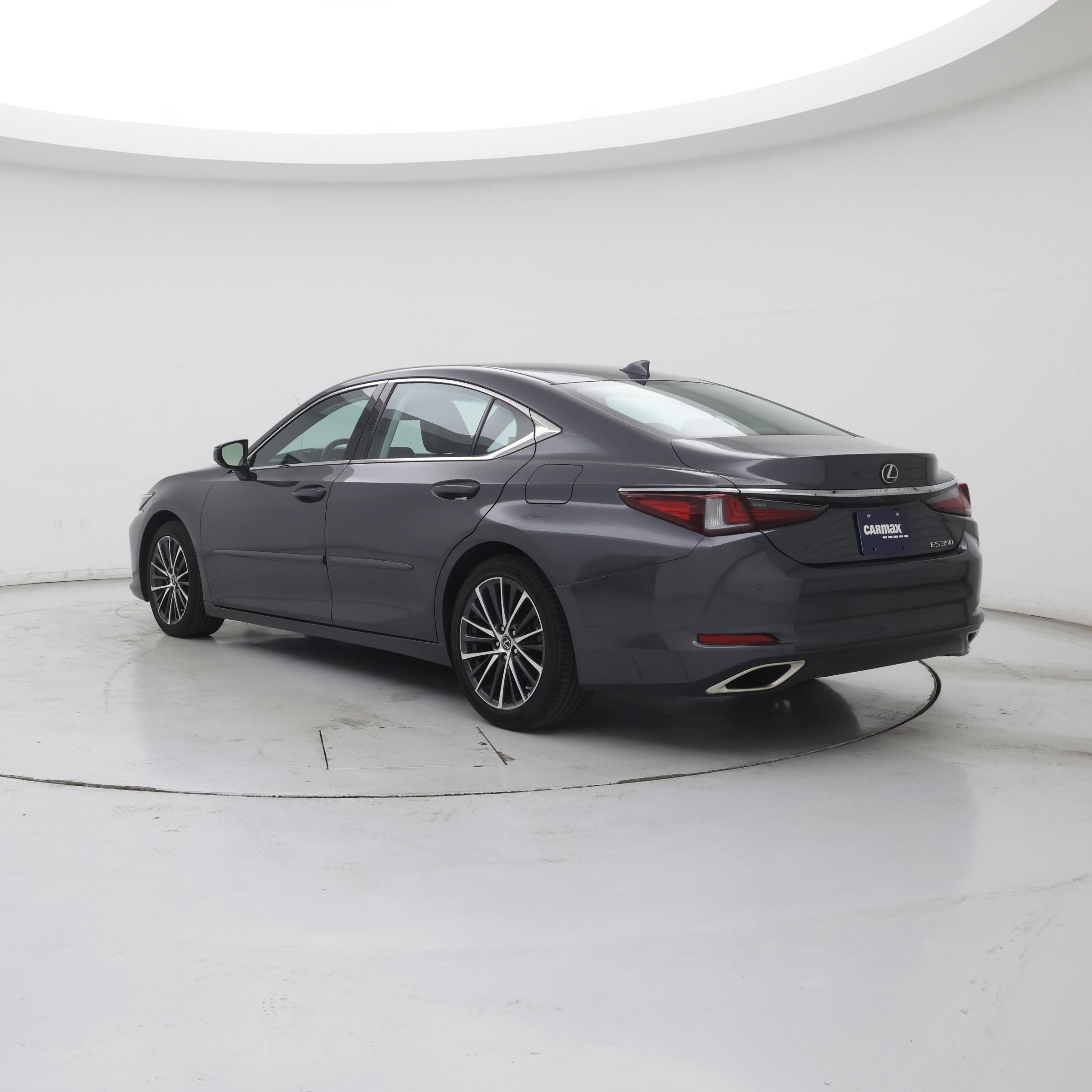 Thumbnail: 2022 Lexus ES - 2