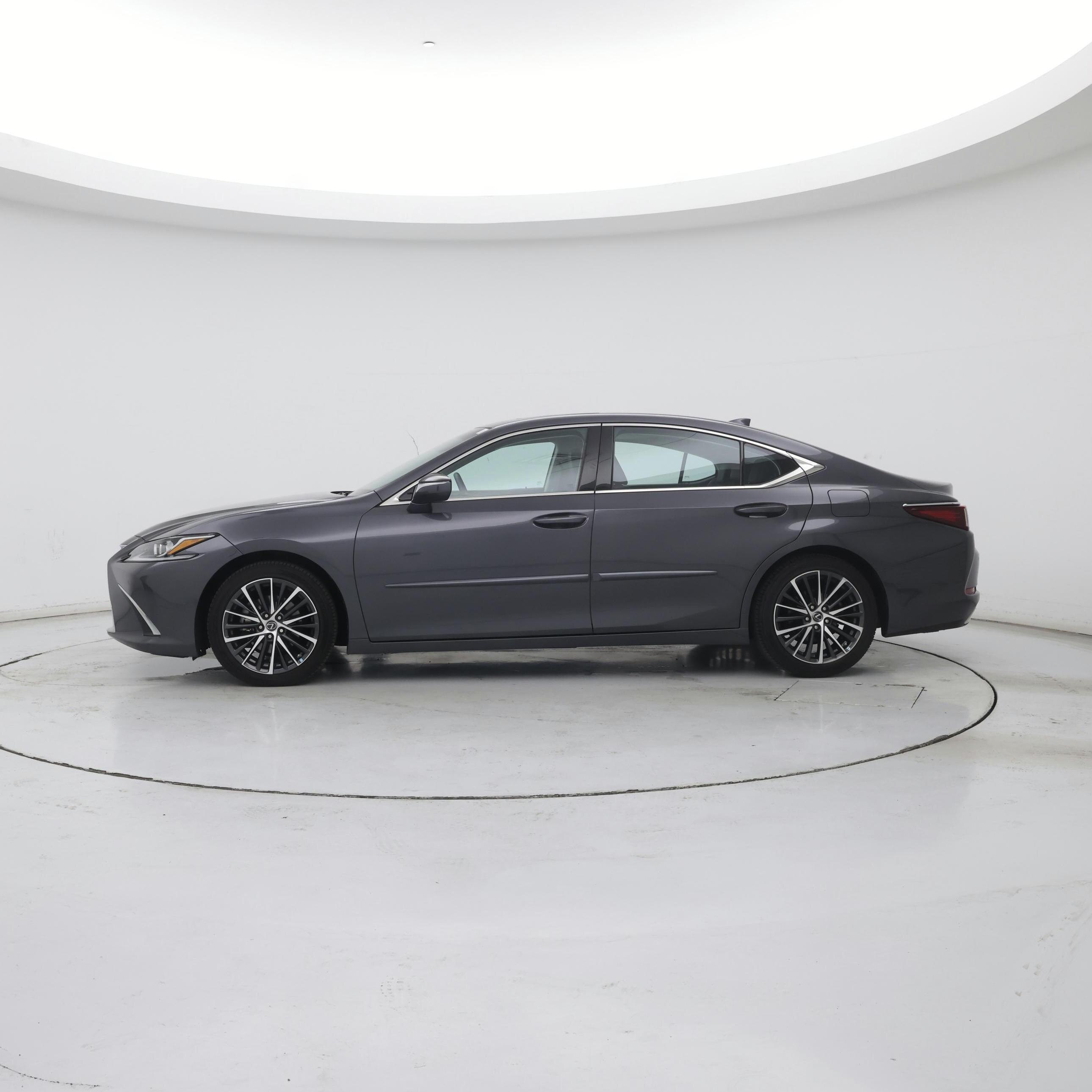 Thumbnail: 2022 Lexus ES - 3