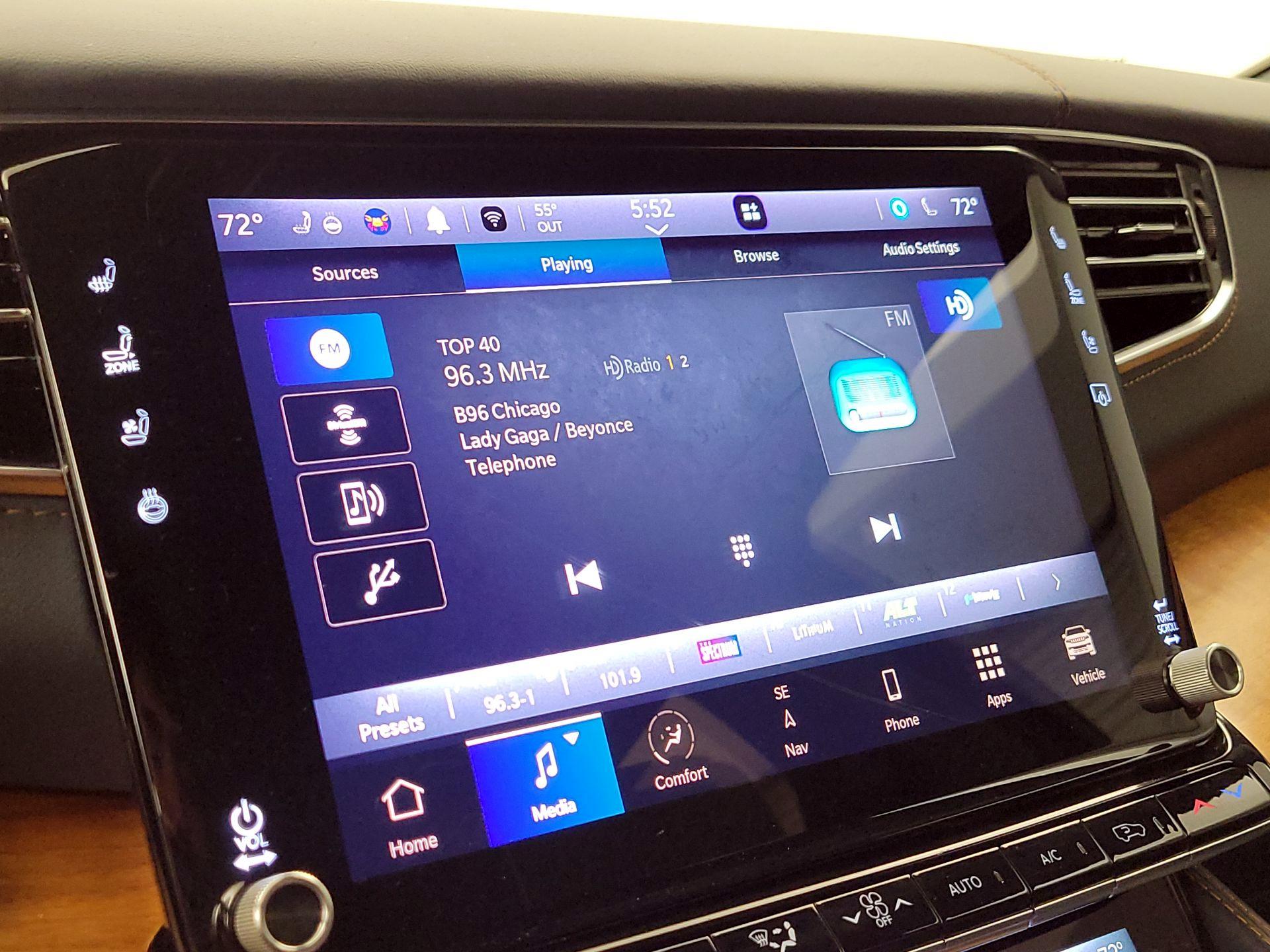 Thumbnail: 2022 Jeep Grand Wagoneer - 16