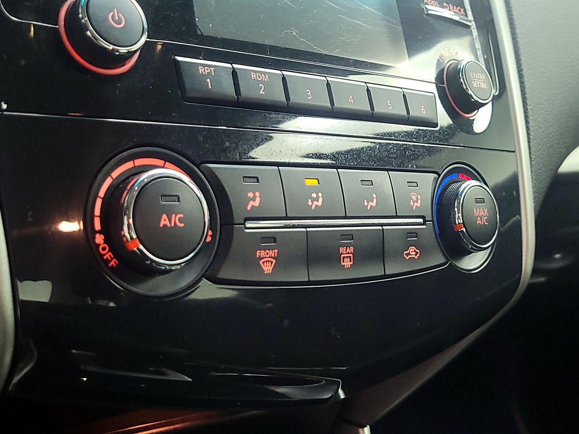 Thumbnail: 2014 Nissan Altima - 16