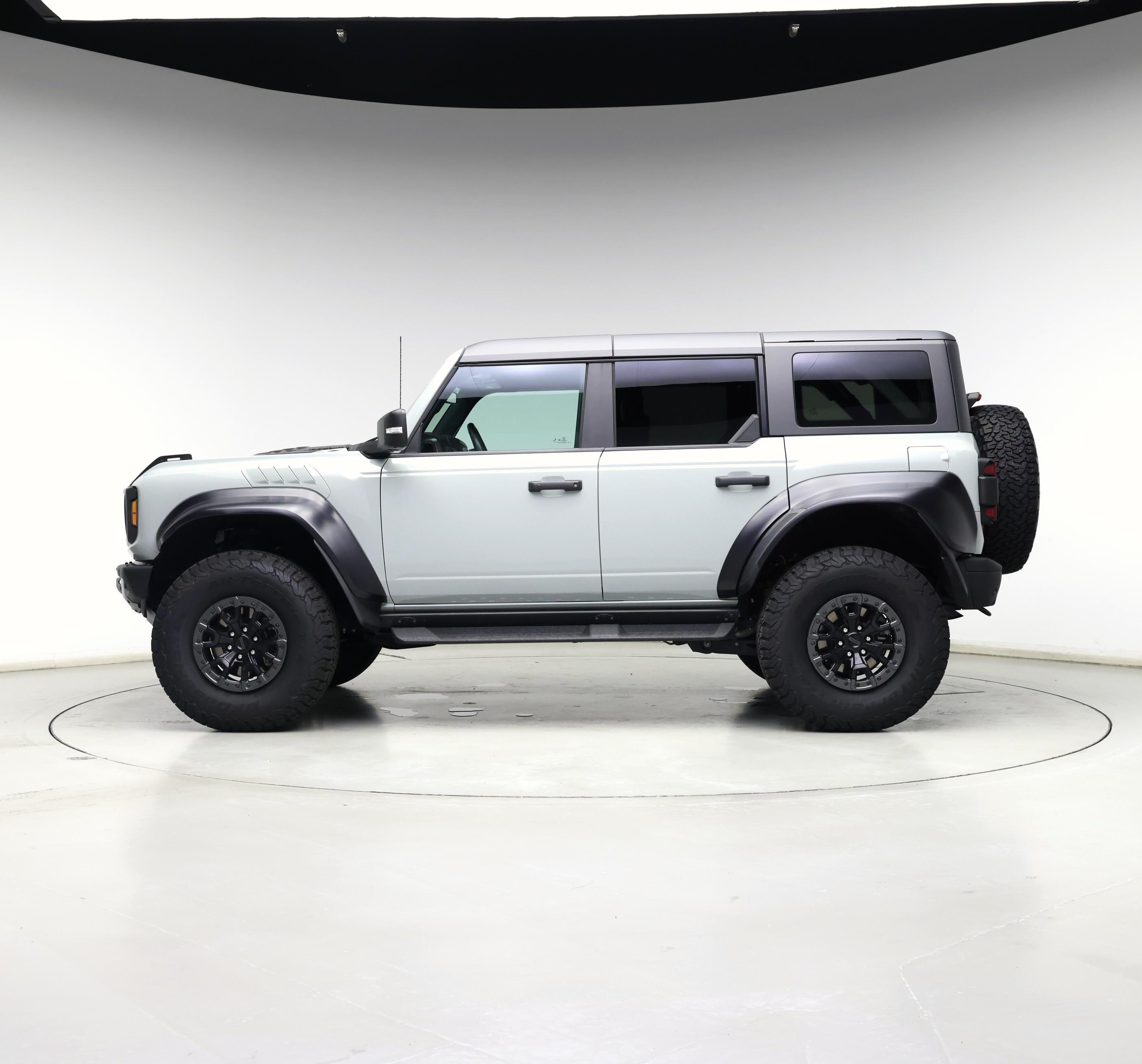 Thumbnail: 2023 Ford Bronco - 3