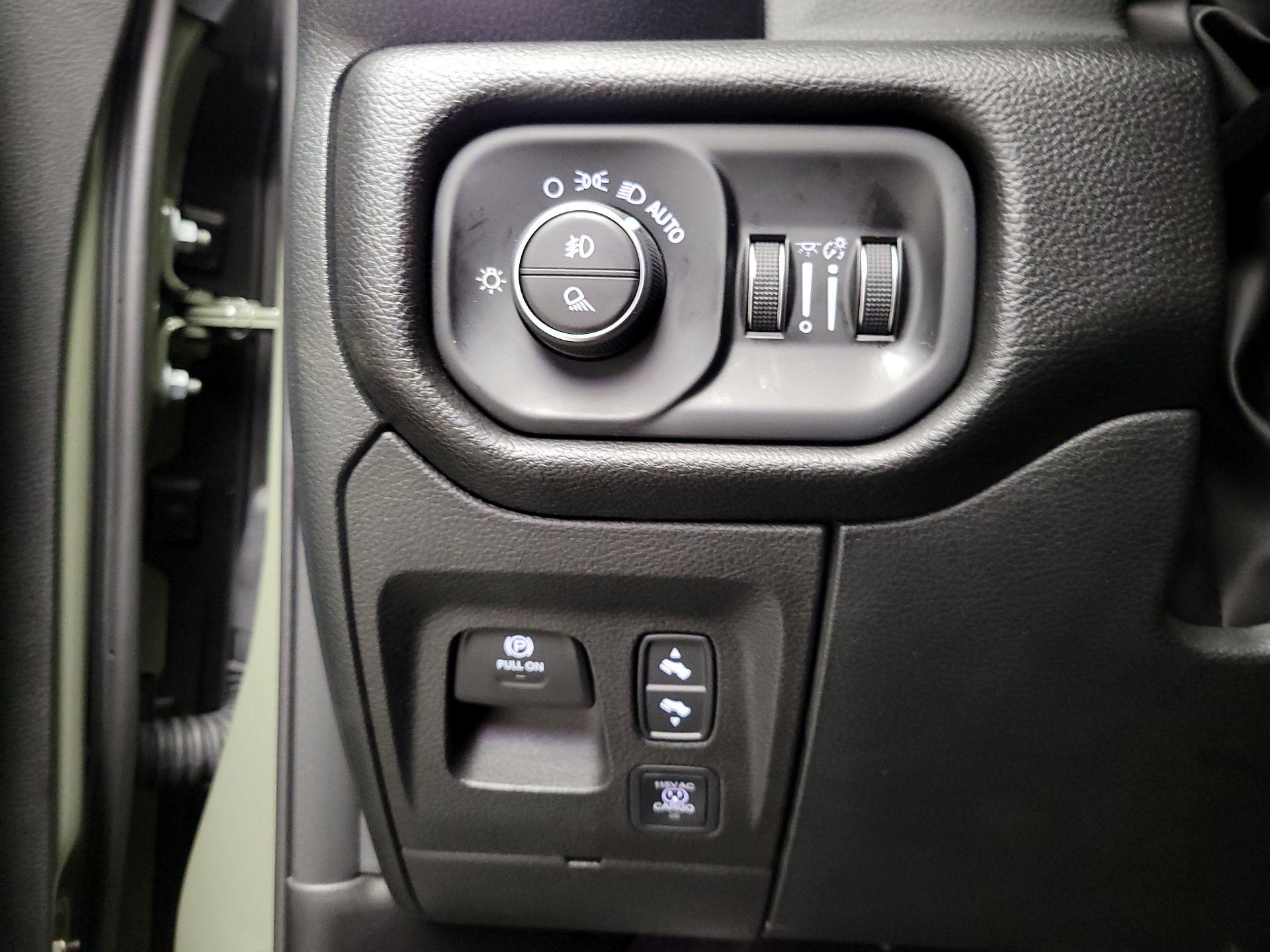 Thumbnail: 2025 RAM 1500 - 13
