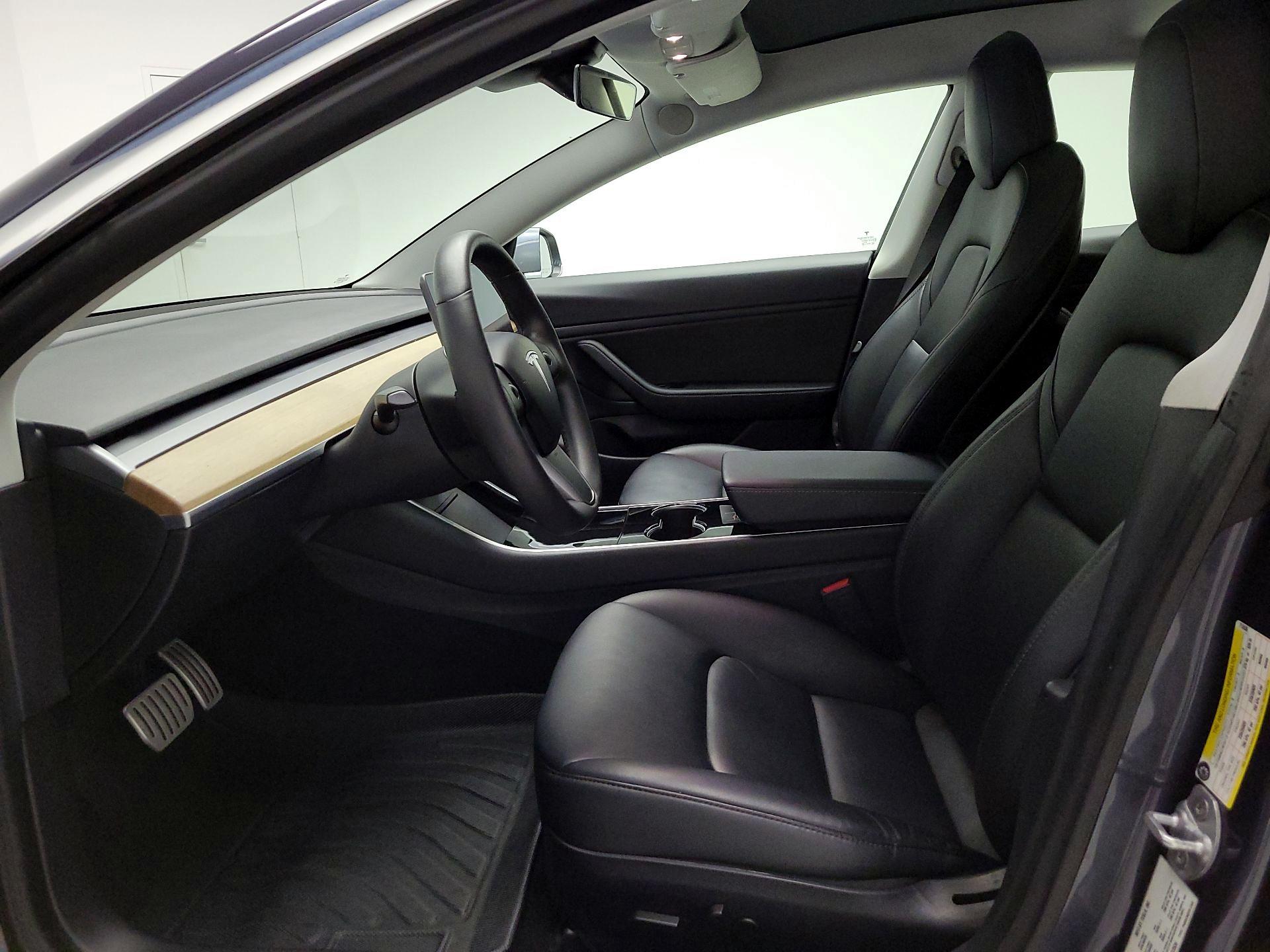 Thumbnail: 2020 Tesla Model 3 - 11