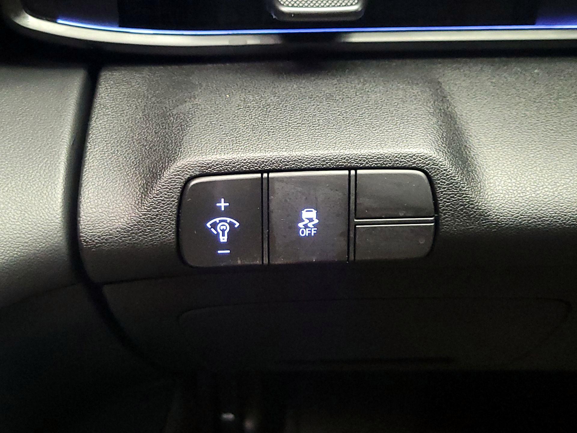 Thumbnail: 2025 Hyundai Elantra - 13