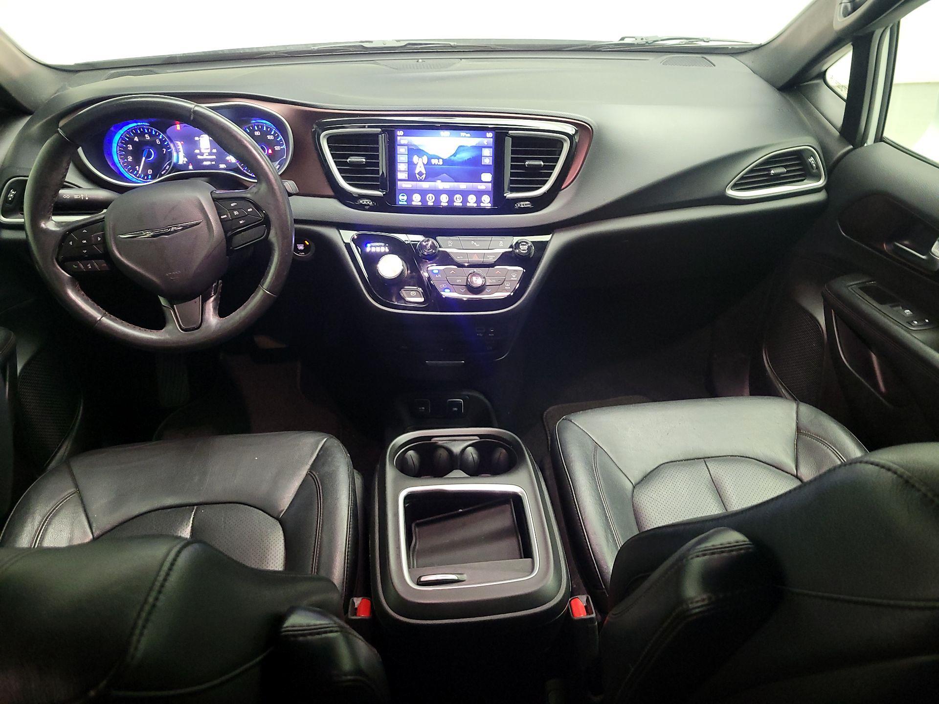 Thumbnail: 2020 Chrysler Pacifica - 9