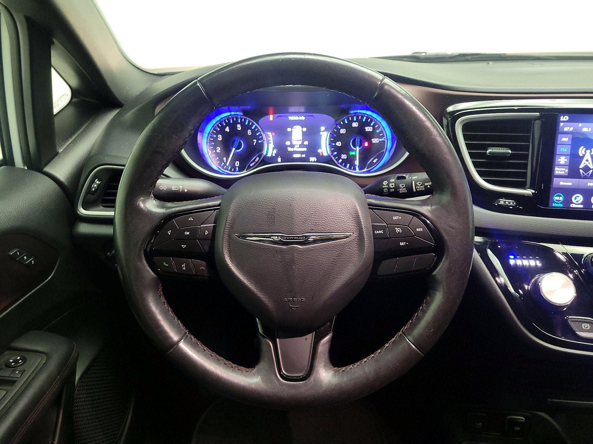Thumbnail: 2020 Chrysler Pacifica - 10