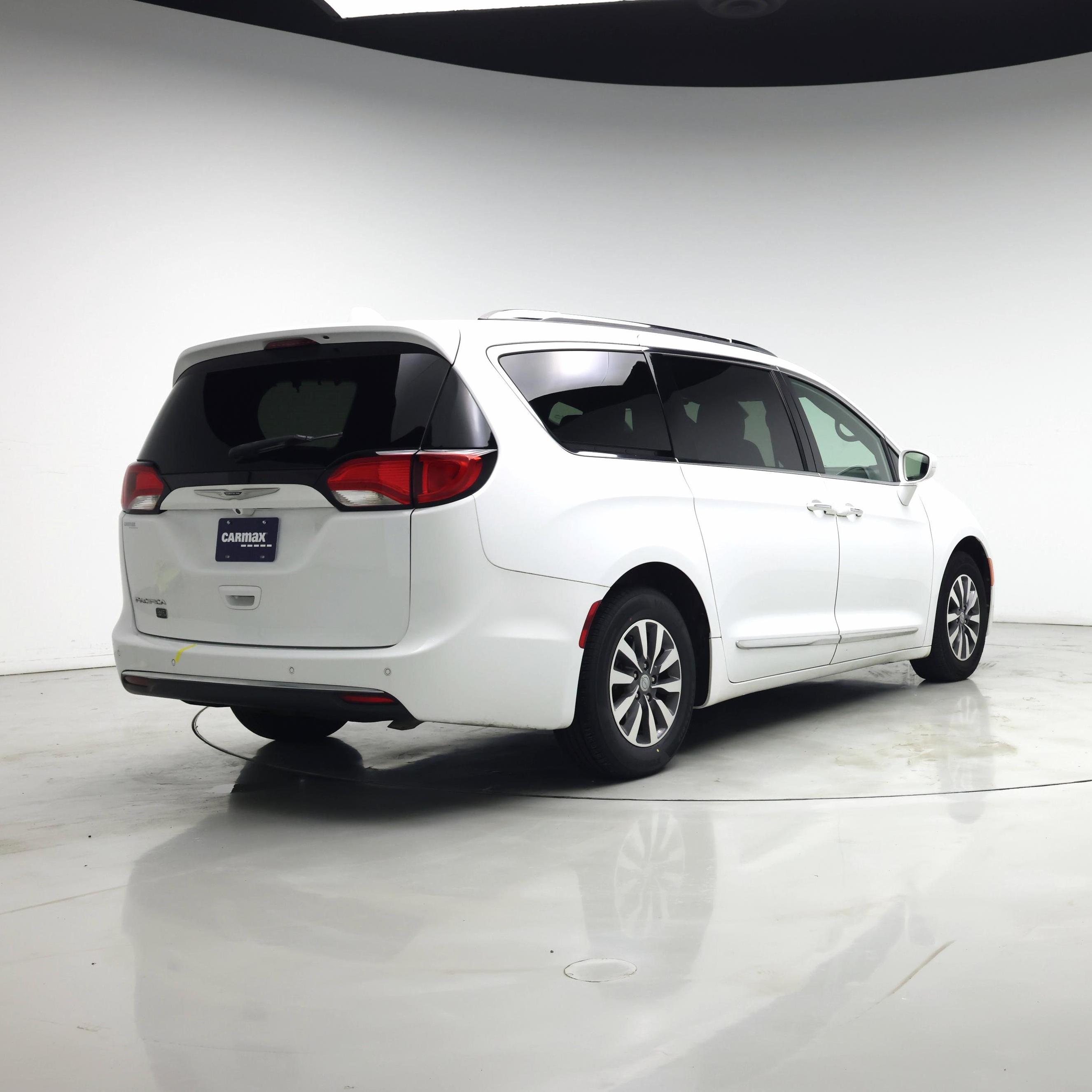 Thumbnail: 2020 Chrysler Pacifica - 8