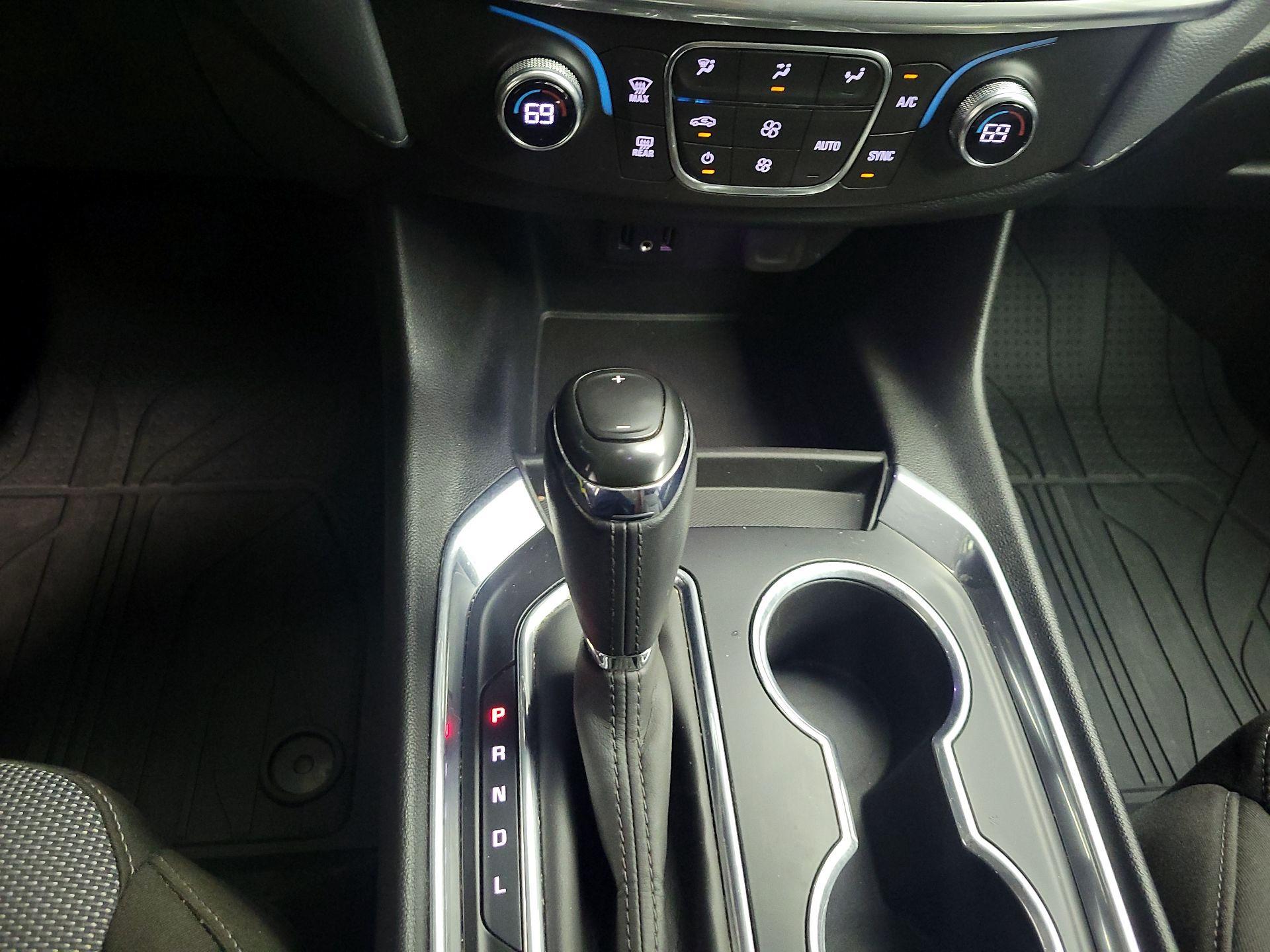Thumbnail: 2020 Chevrolet Traverse - 16