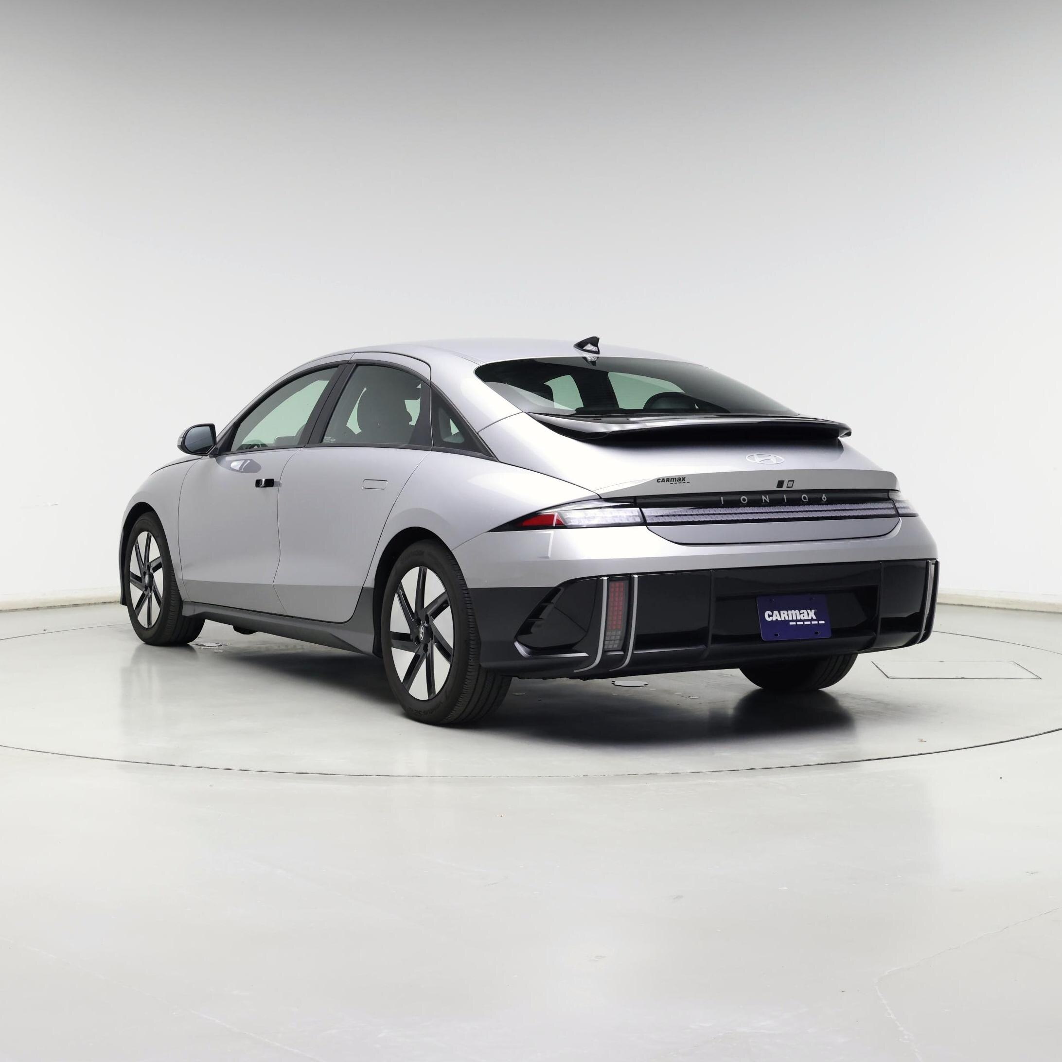 Thumbnail: 2023 Hyundai Ioniq 6 - 2