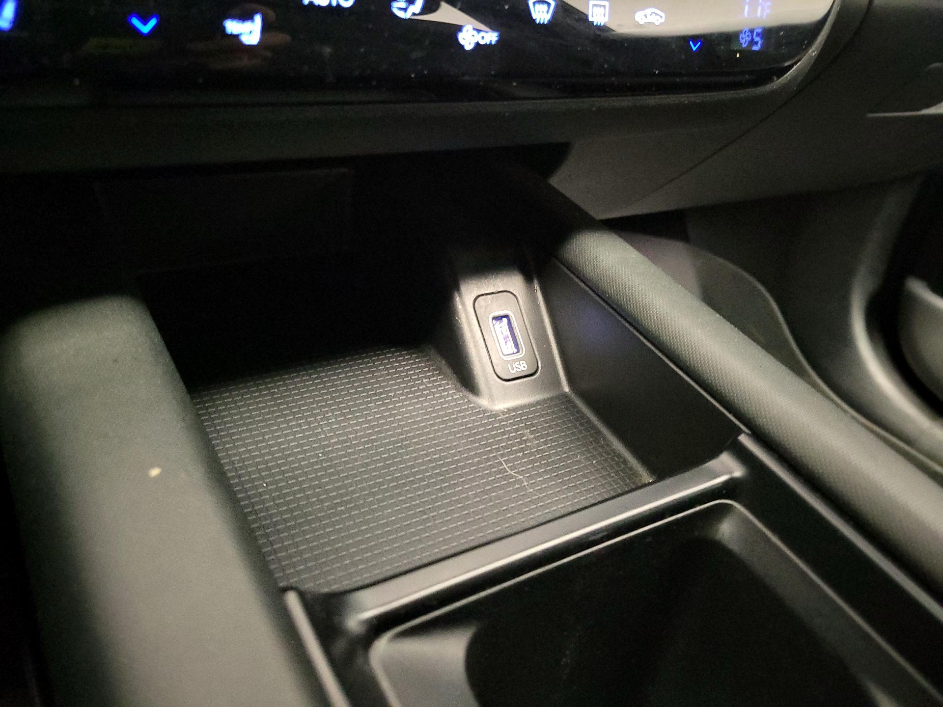 Thumbnail: 2023 Hyundai Ioniq 6 - 19