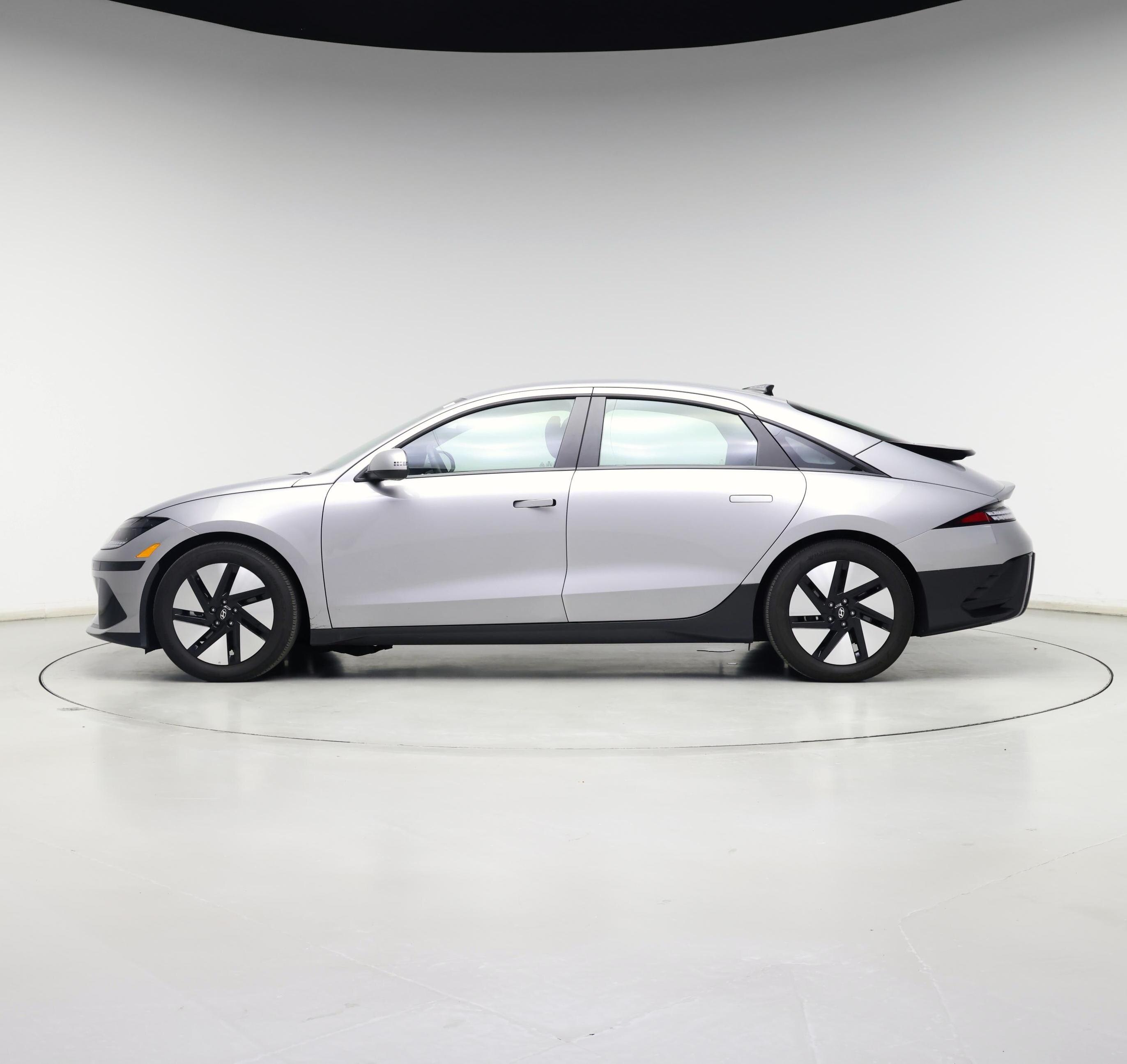 Thumbnail: 2023 Hyundai Ioniq 6 - 3