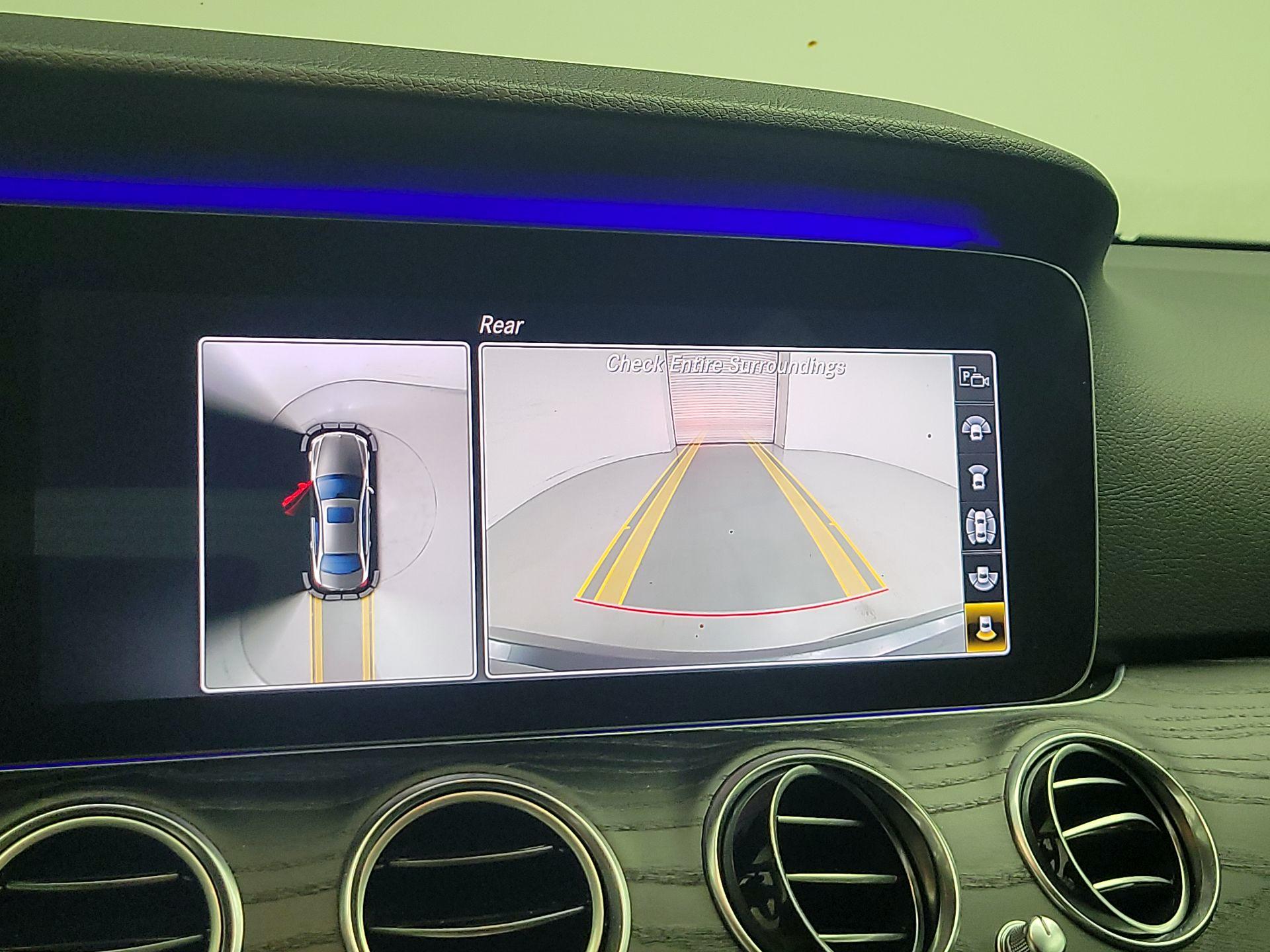 Thumbnail: 2019 Mercedes-Benz E-Class - 15